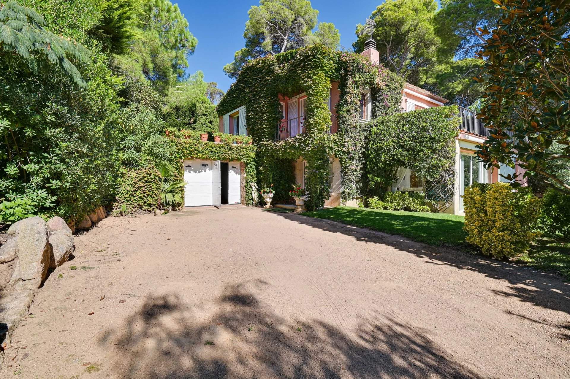 Charming House for Seasonal Rental Near La Gavina Beach, S'Agaró, Costa Brava picture 3
