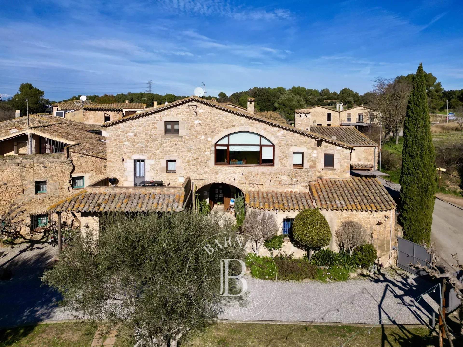 Llampaies  - Mas  - picture 1