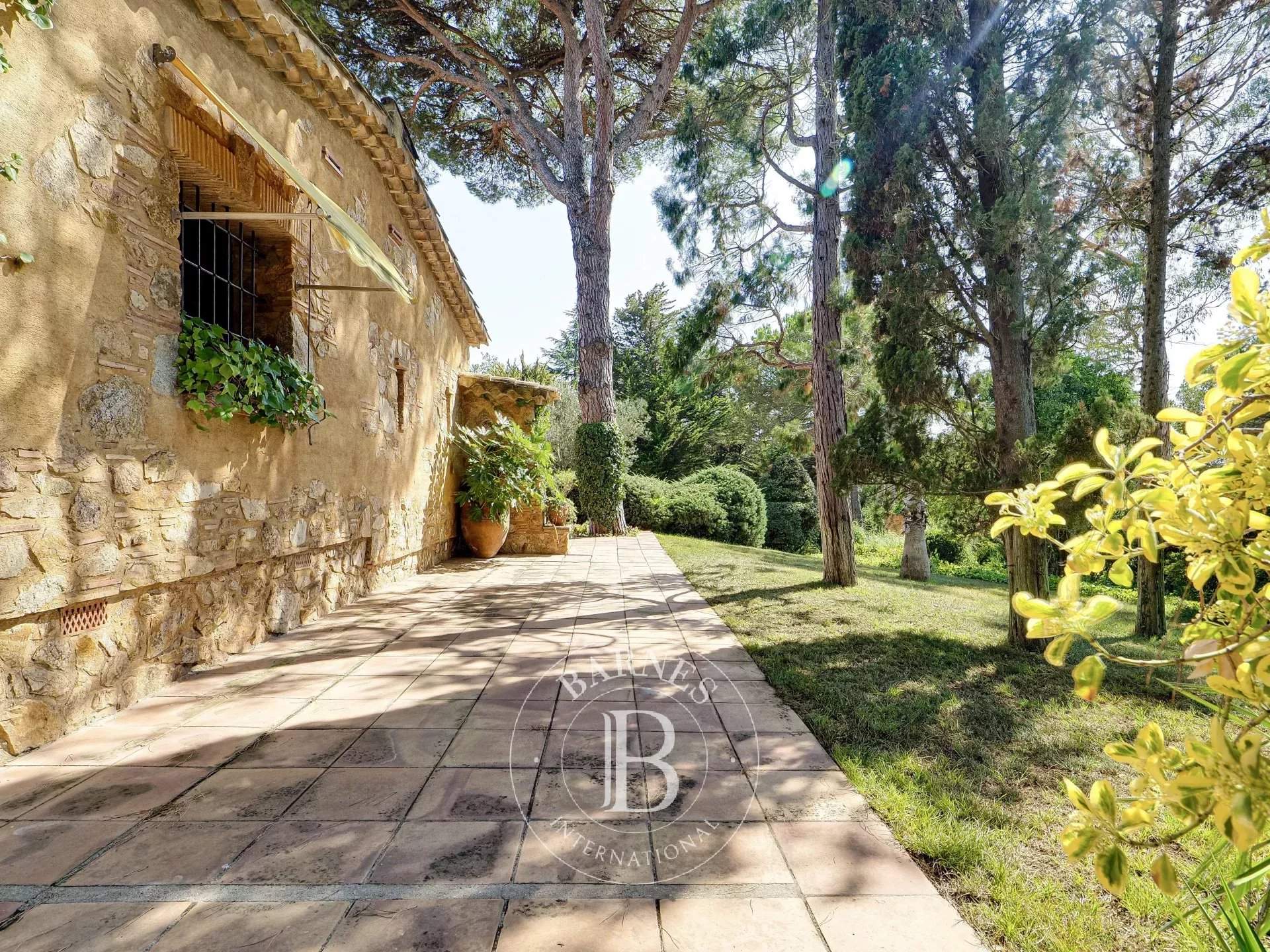 Caldes de Malavella  - Finca 10 Cuartos 10 Habitaciones - picture 11