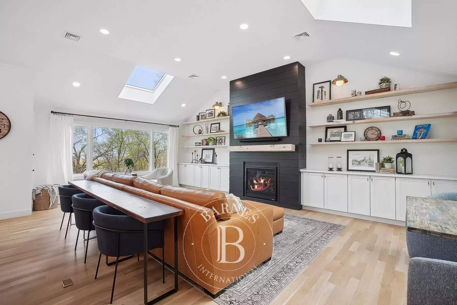 Montclair  - House  - picture 3