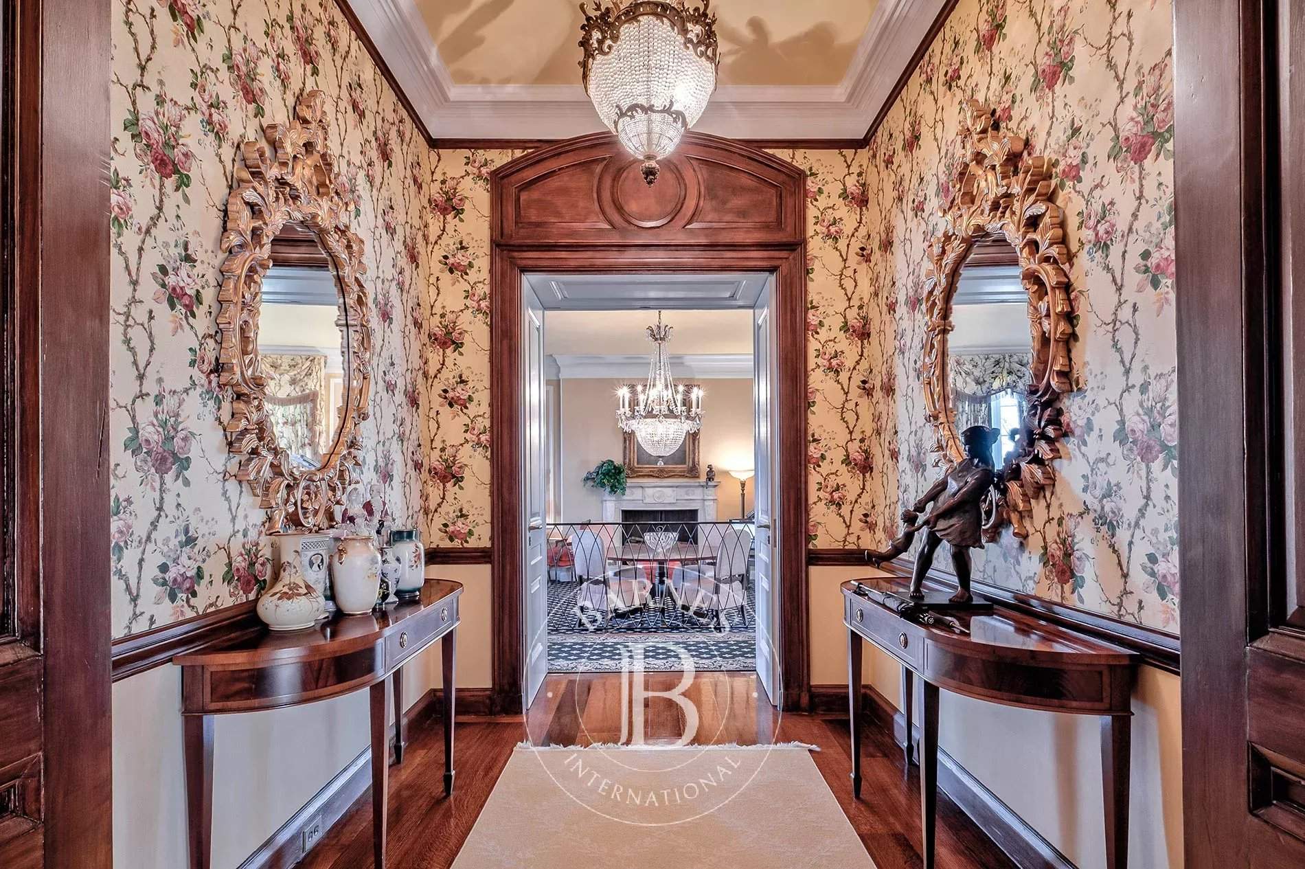 Glen Cove  - House  - picture 13