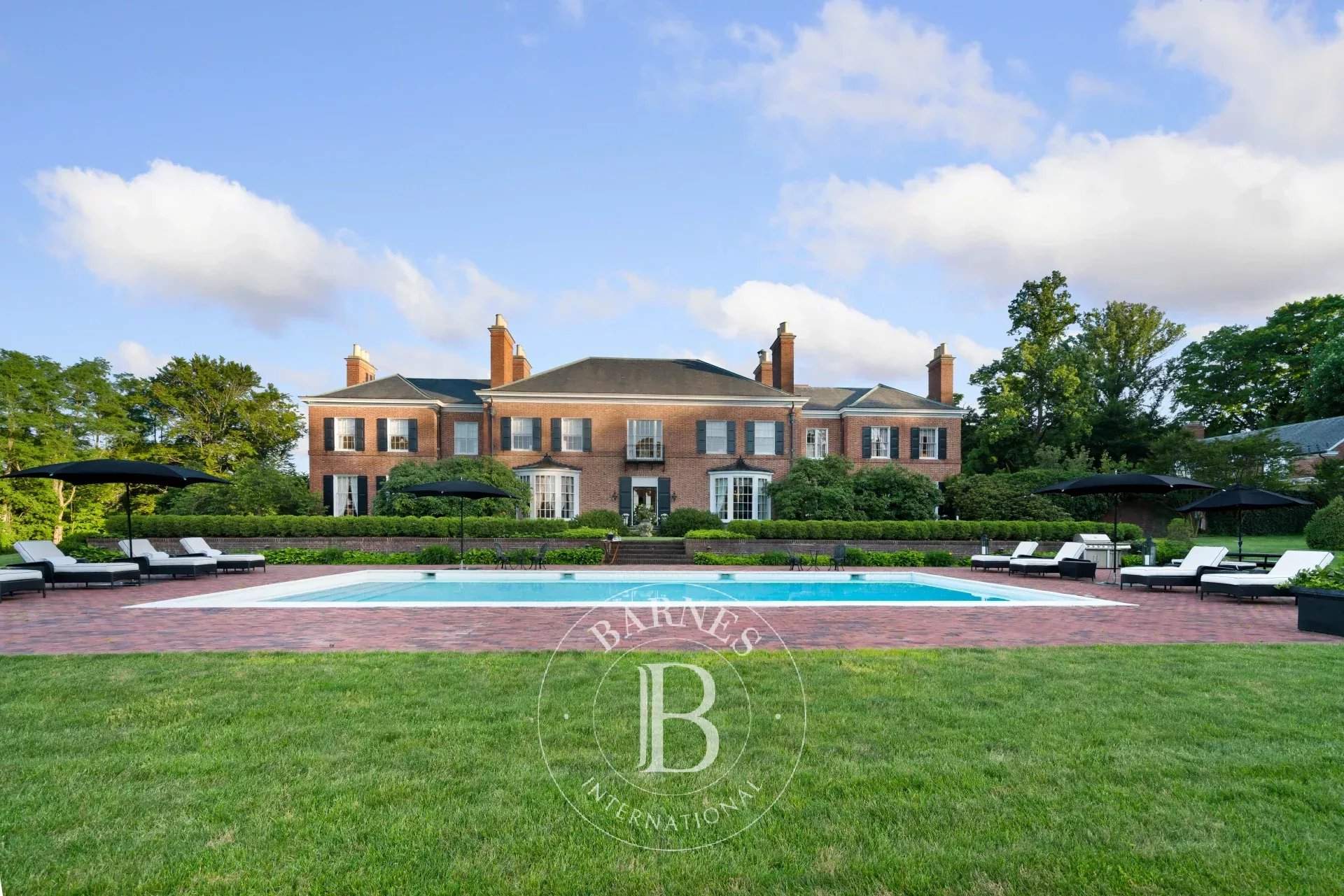 Glen Cove  - House  - picture 3