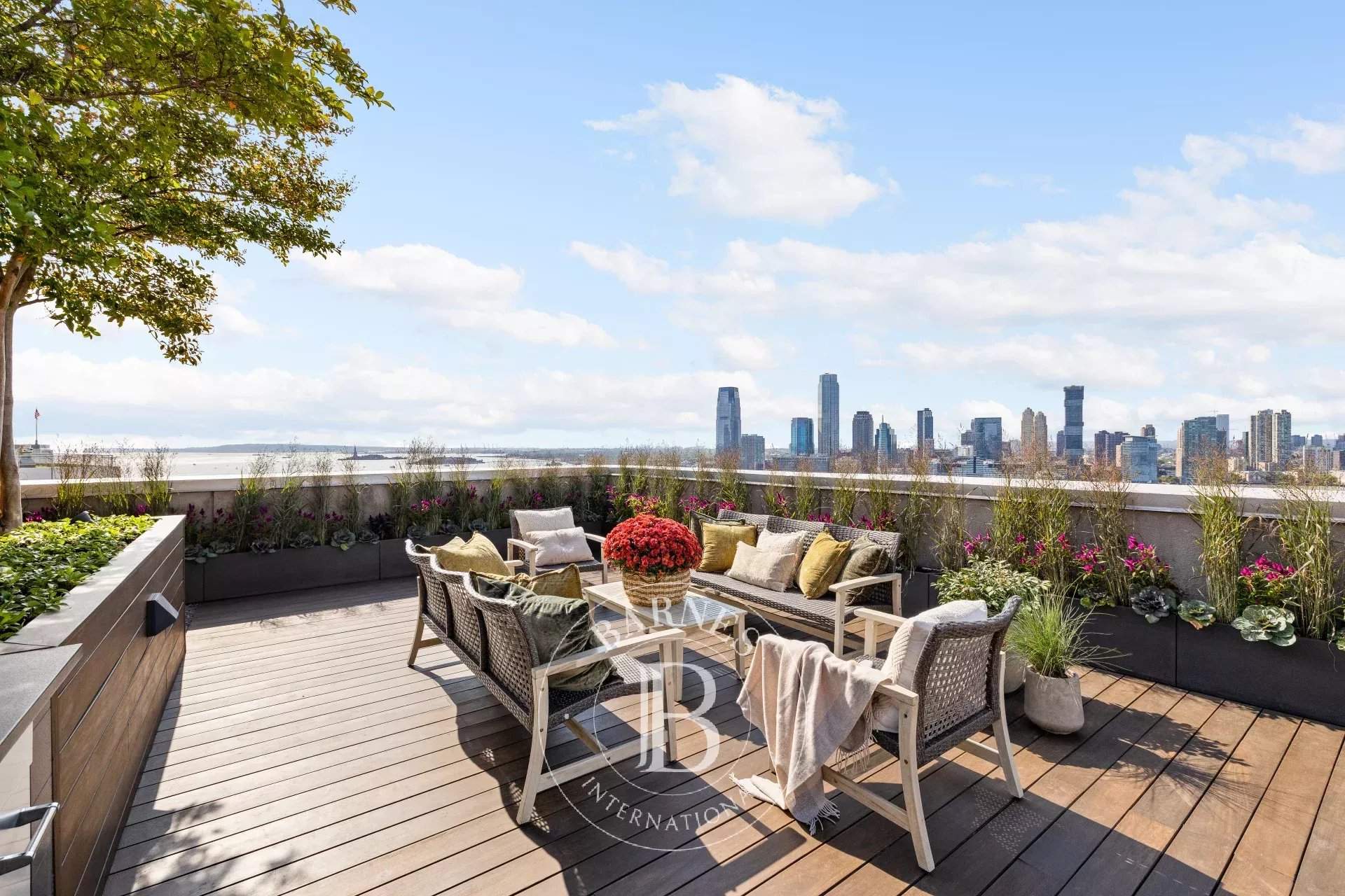 New York  - Condo  - picture 1