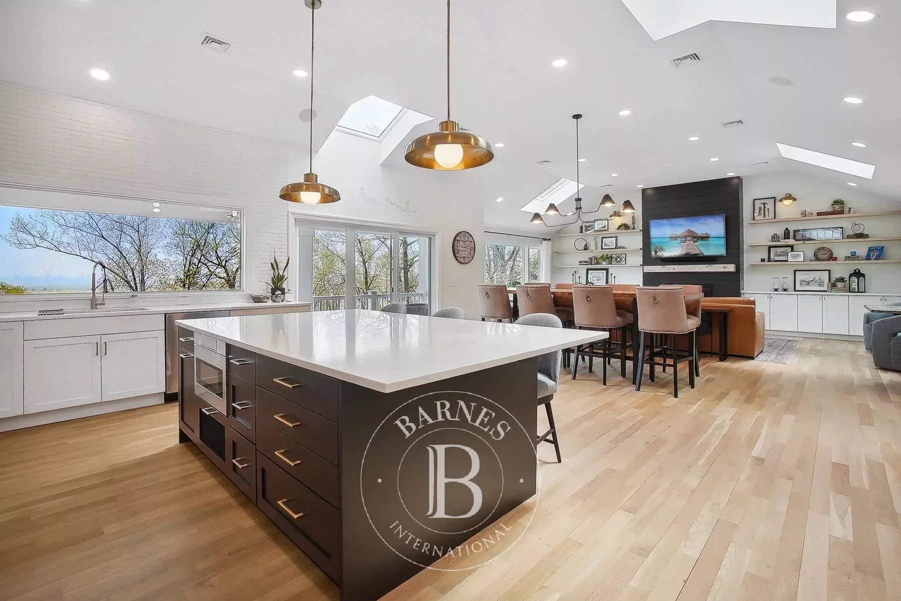 Montclair  - House  - picture 8