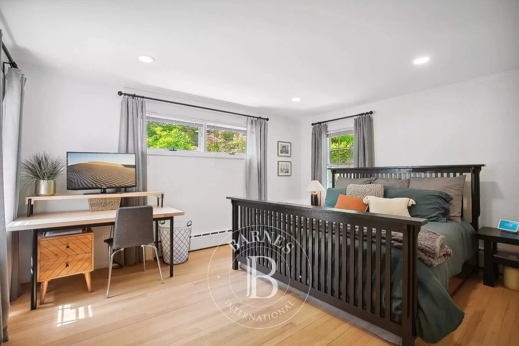 Montclair  - House  - picture 19