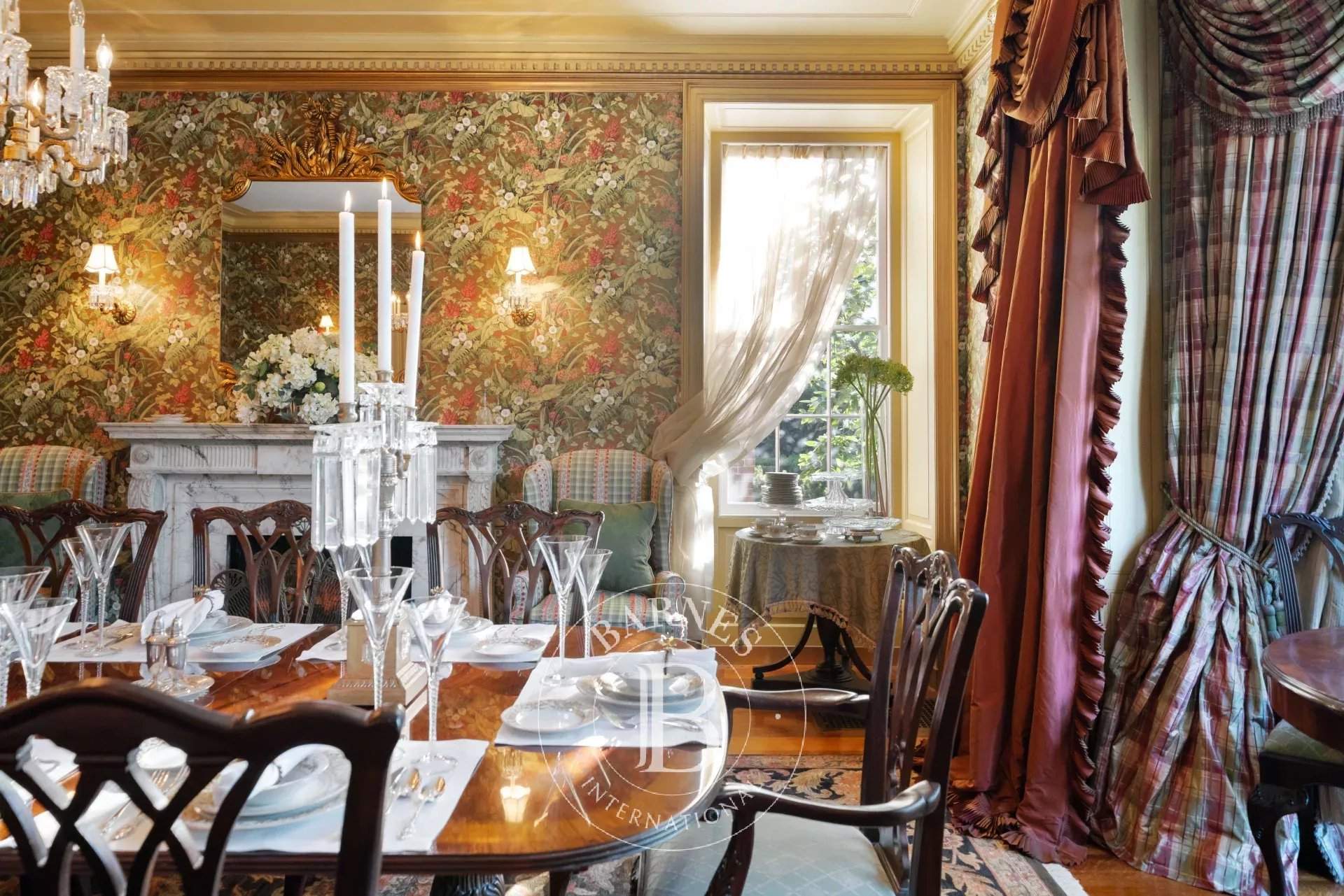 Glen Cove  - House  - picture 16