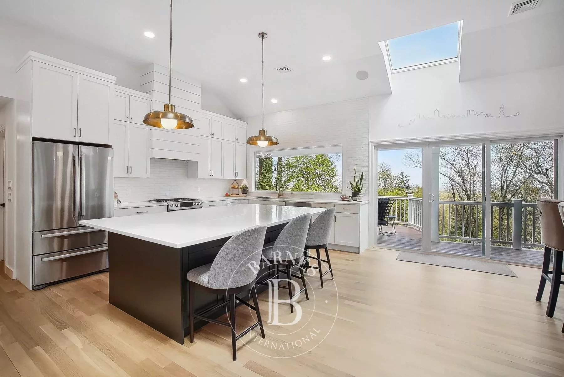 Montclair  - House  - picture 9