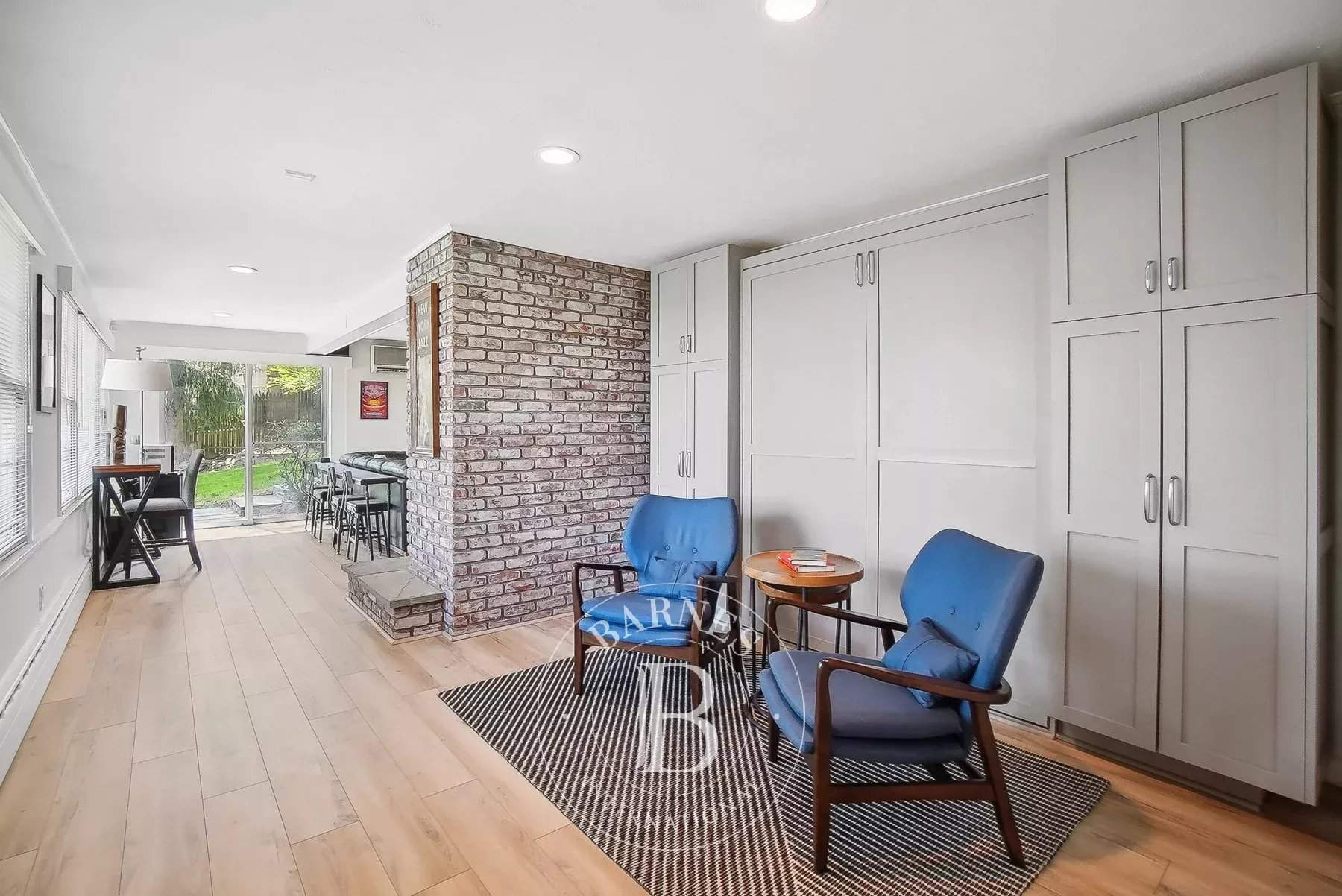 Montclair  - House  - picture 15