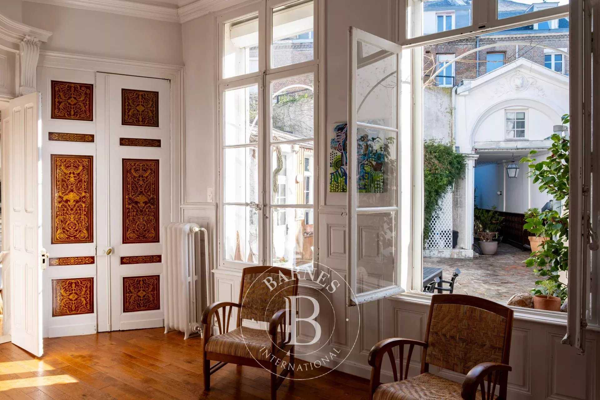 Amiens  - Hôtel particulier 10 Pi&egrave;ces 6 Chambres