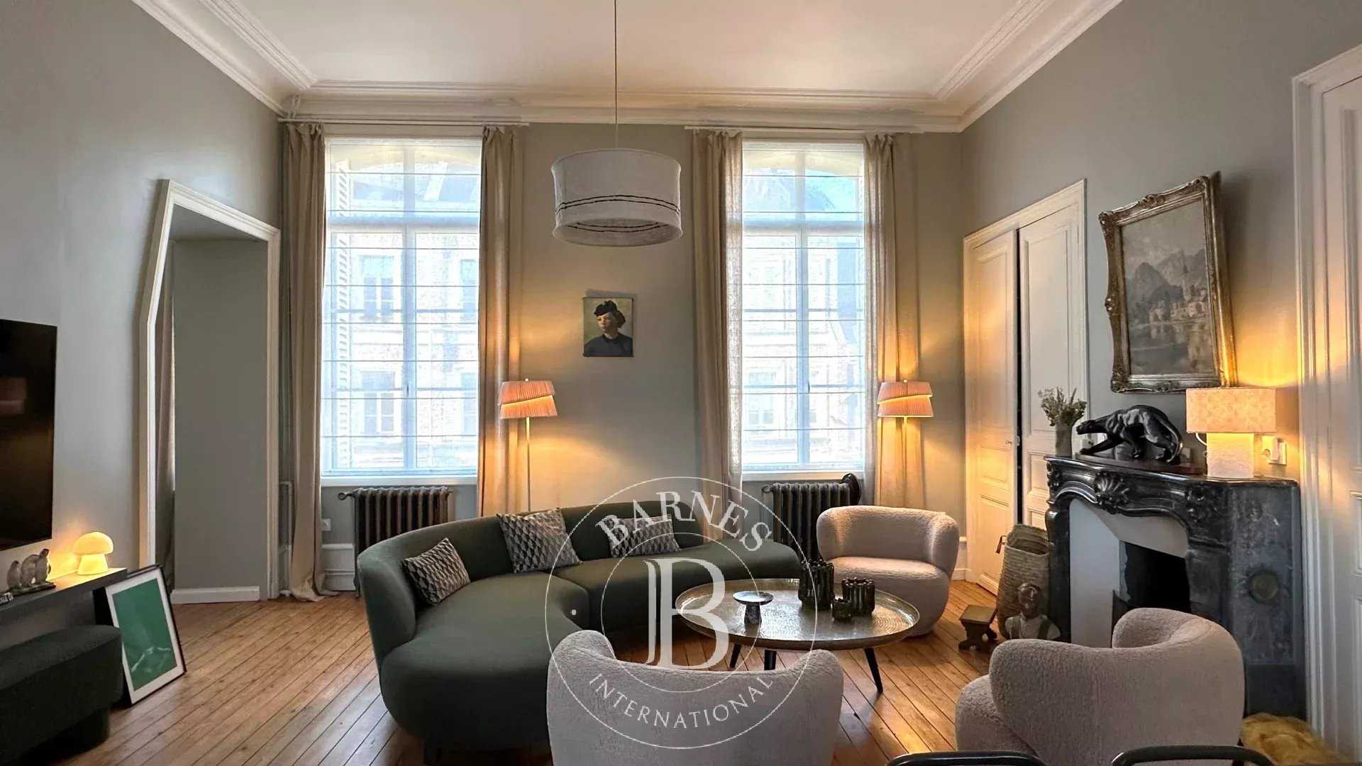 Amiens  - Hôtel particulier 13 Pi&egrave;ces 5 Chambres