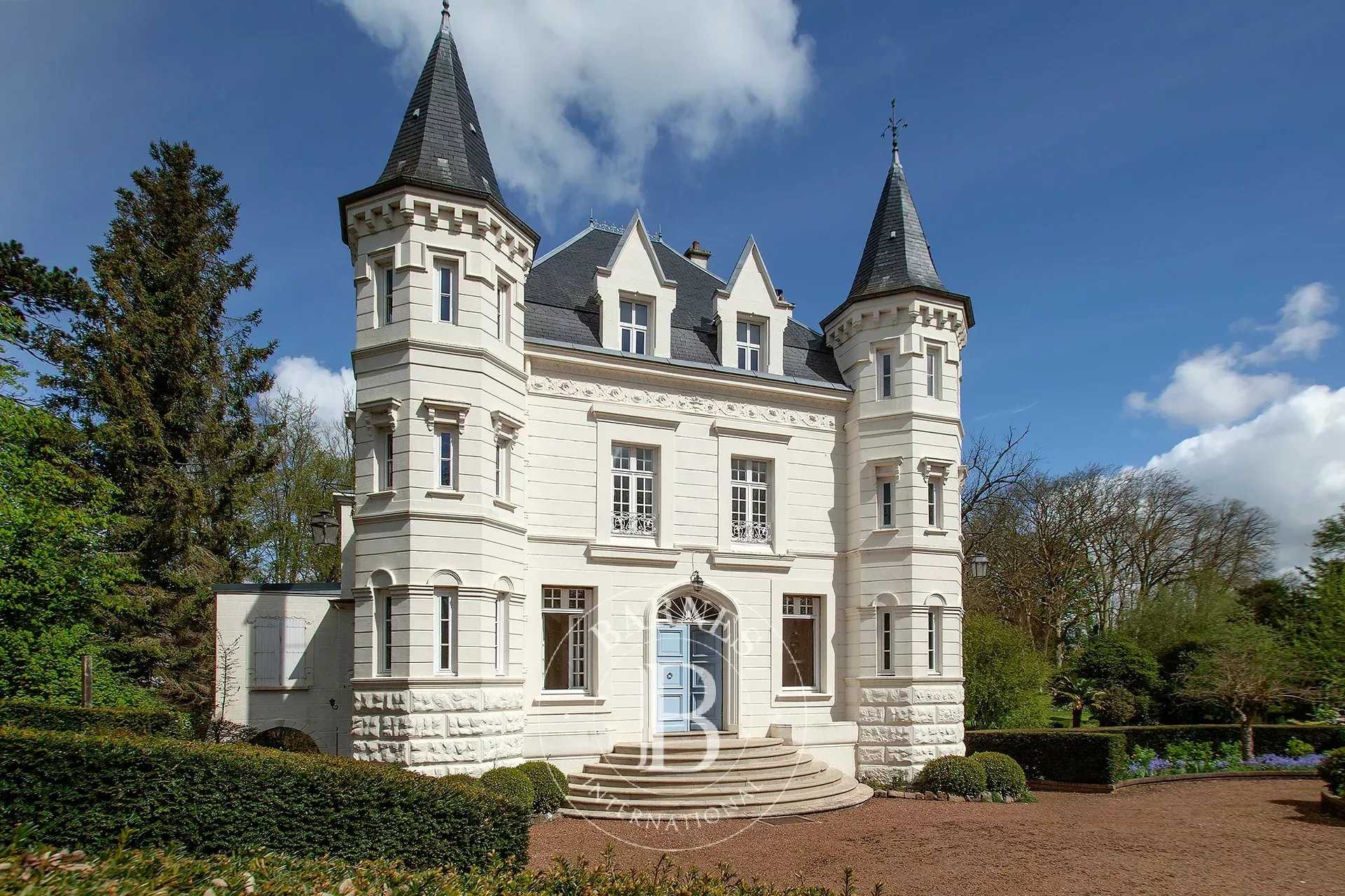Château Marconne  -  ref 84564304 (picture 1)