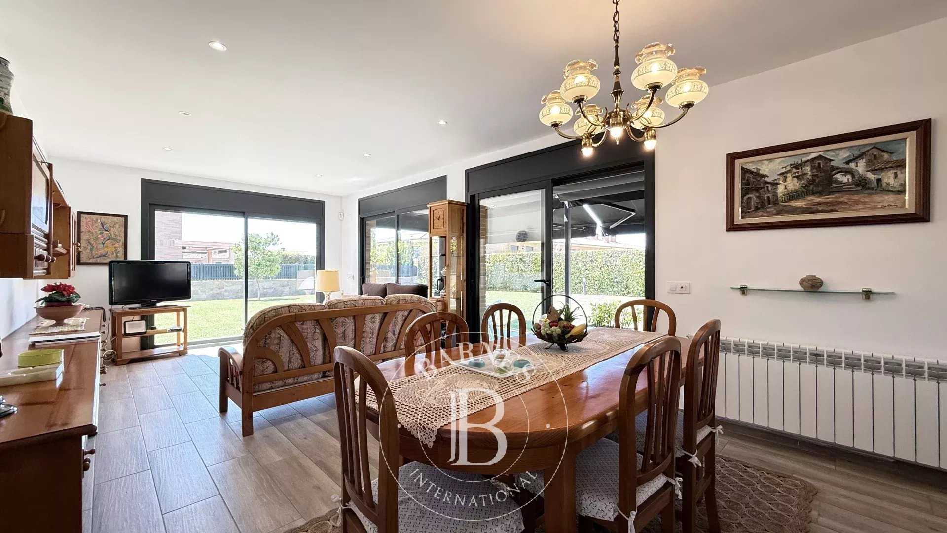 Cabrera de Mar  - House 5 Bedrooms