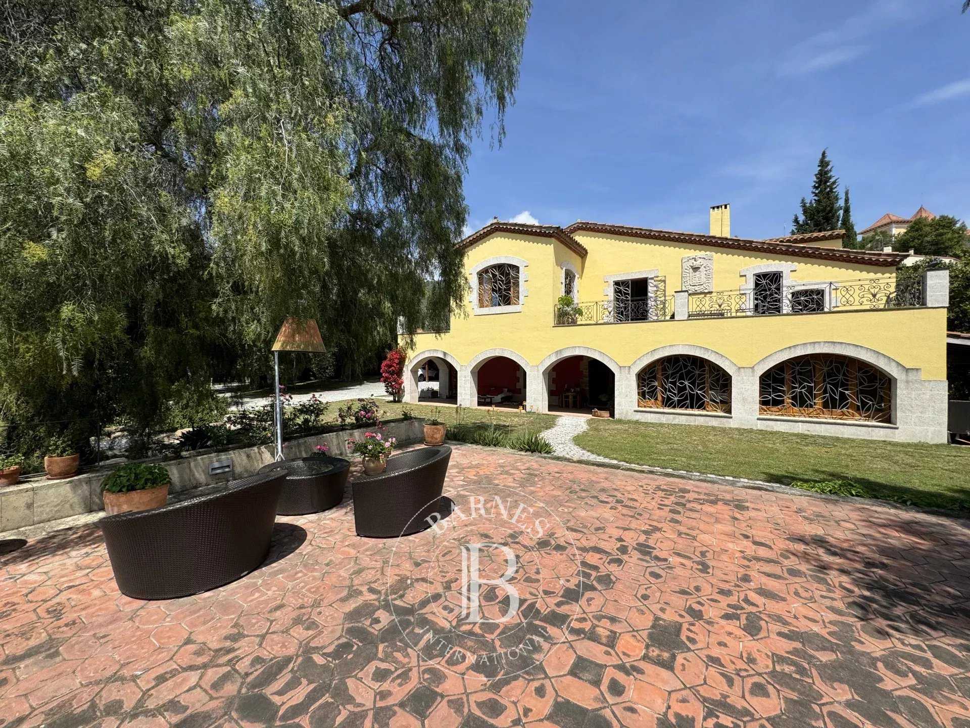 Cabrera de Mar  - Mas 7 Bedrooms