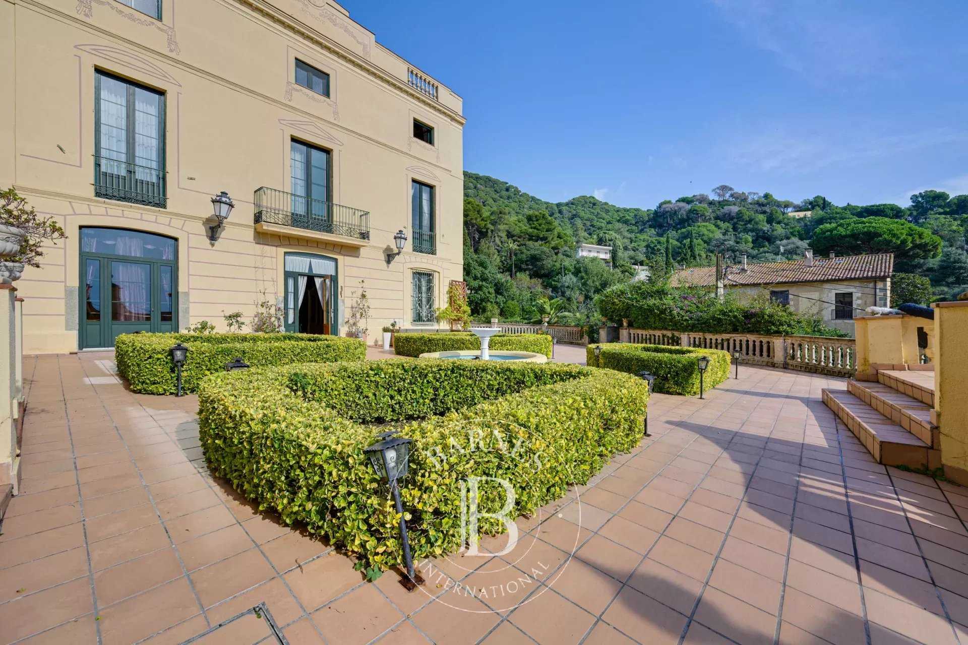 Premia de Dalt  - House 11 Bedrooms