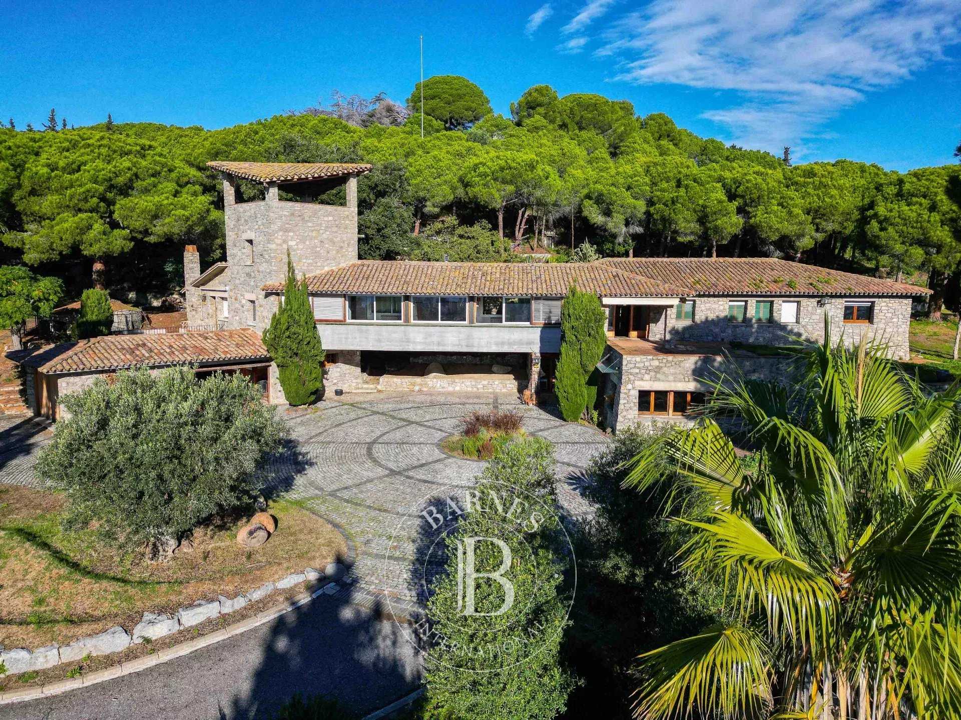 Premia de Dalt  - House 6 Bedrooms