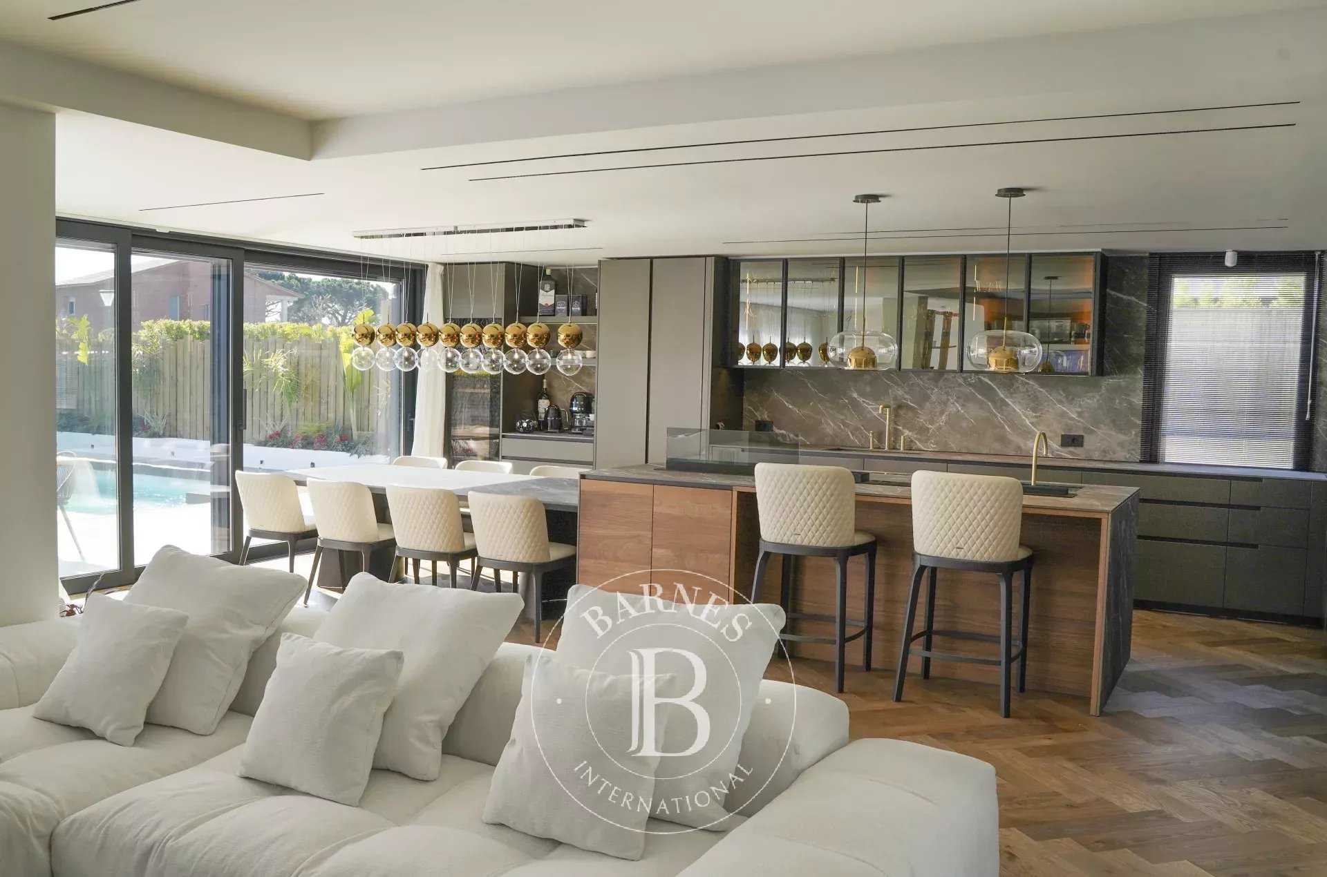 Sant Andreu de Llavaneres  - House 5 Bedrooms