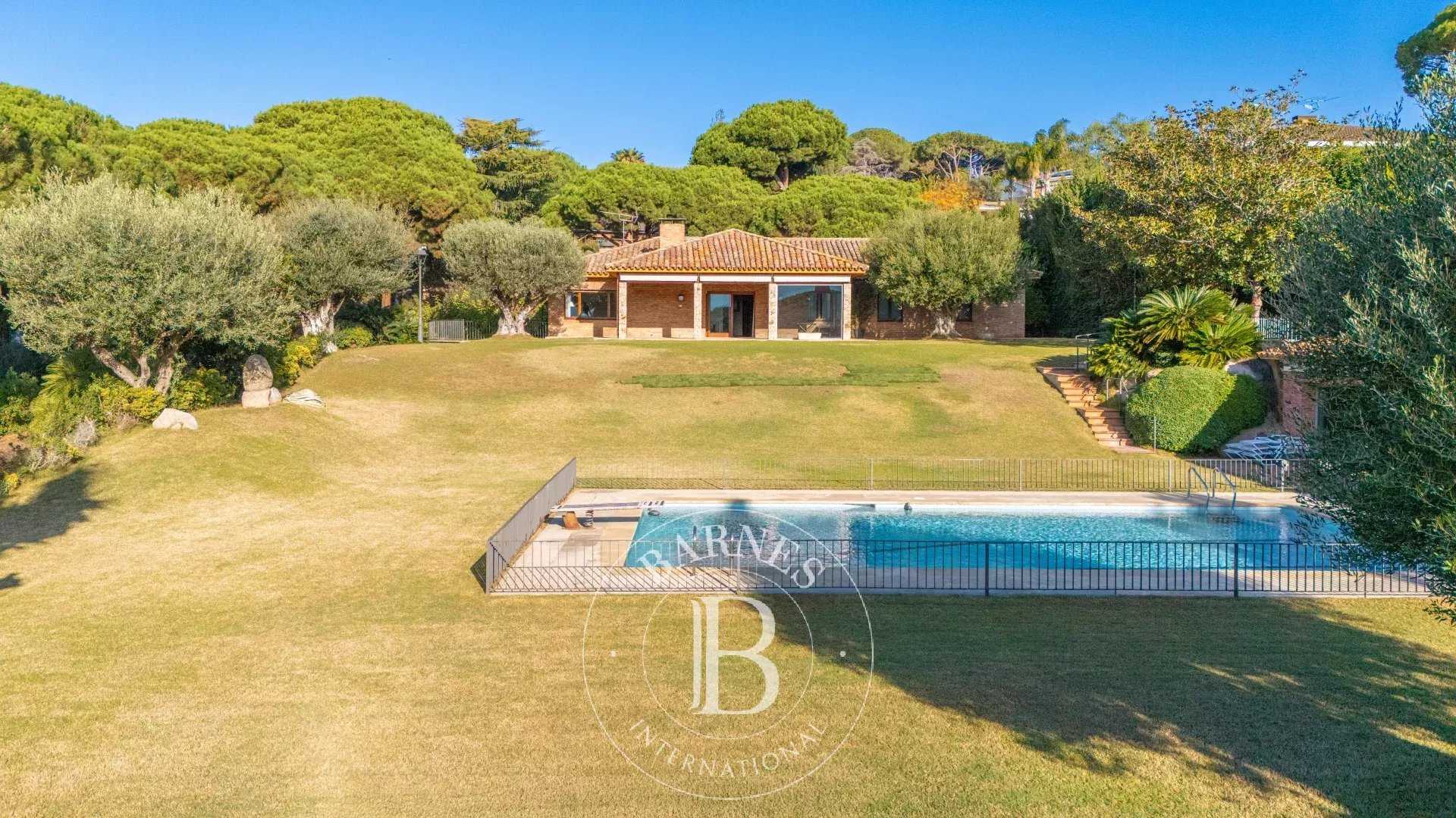 Sant Andreu de Llavaneres  - House 9 Bedrooms