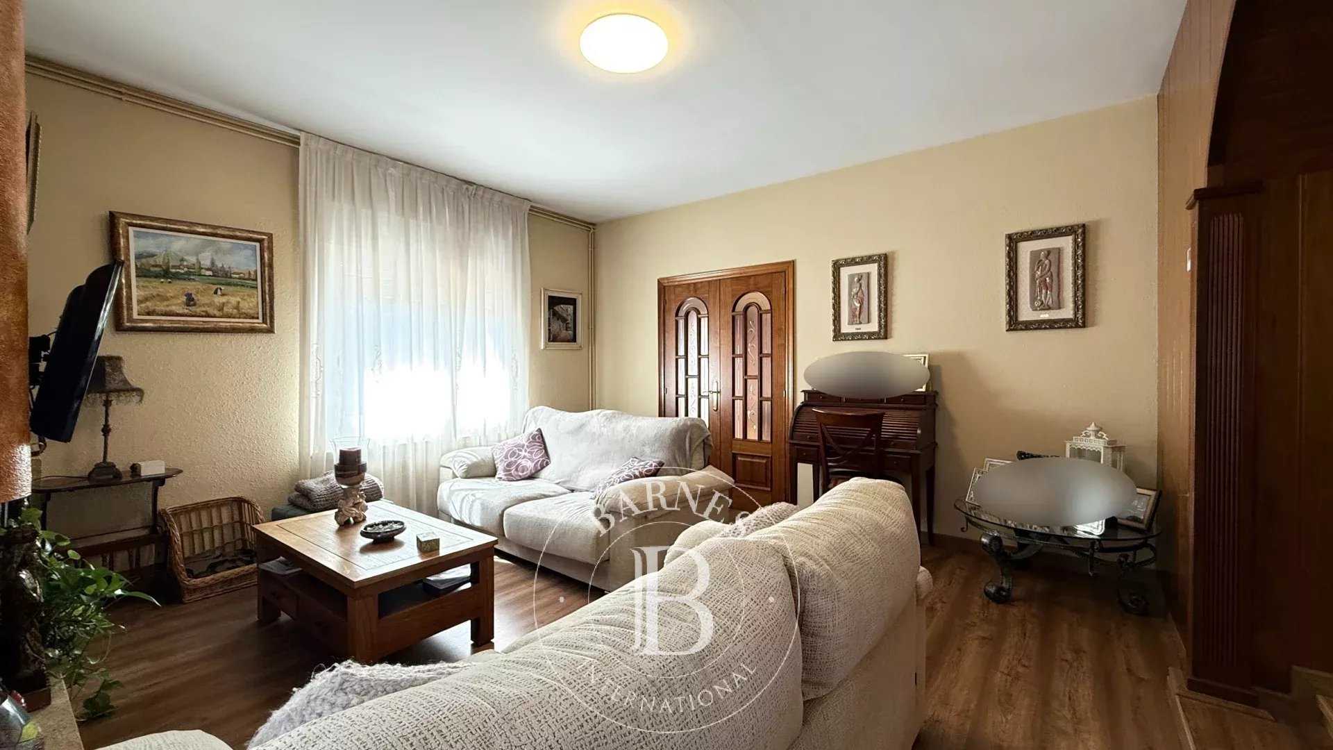 Mataró  - House 4 Bedrooms