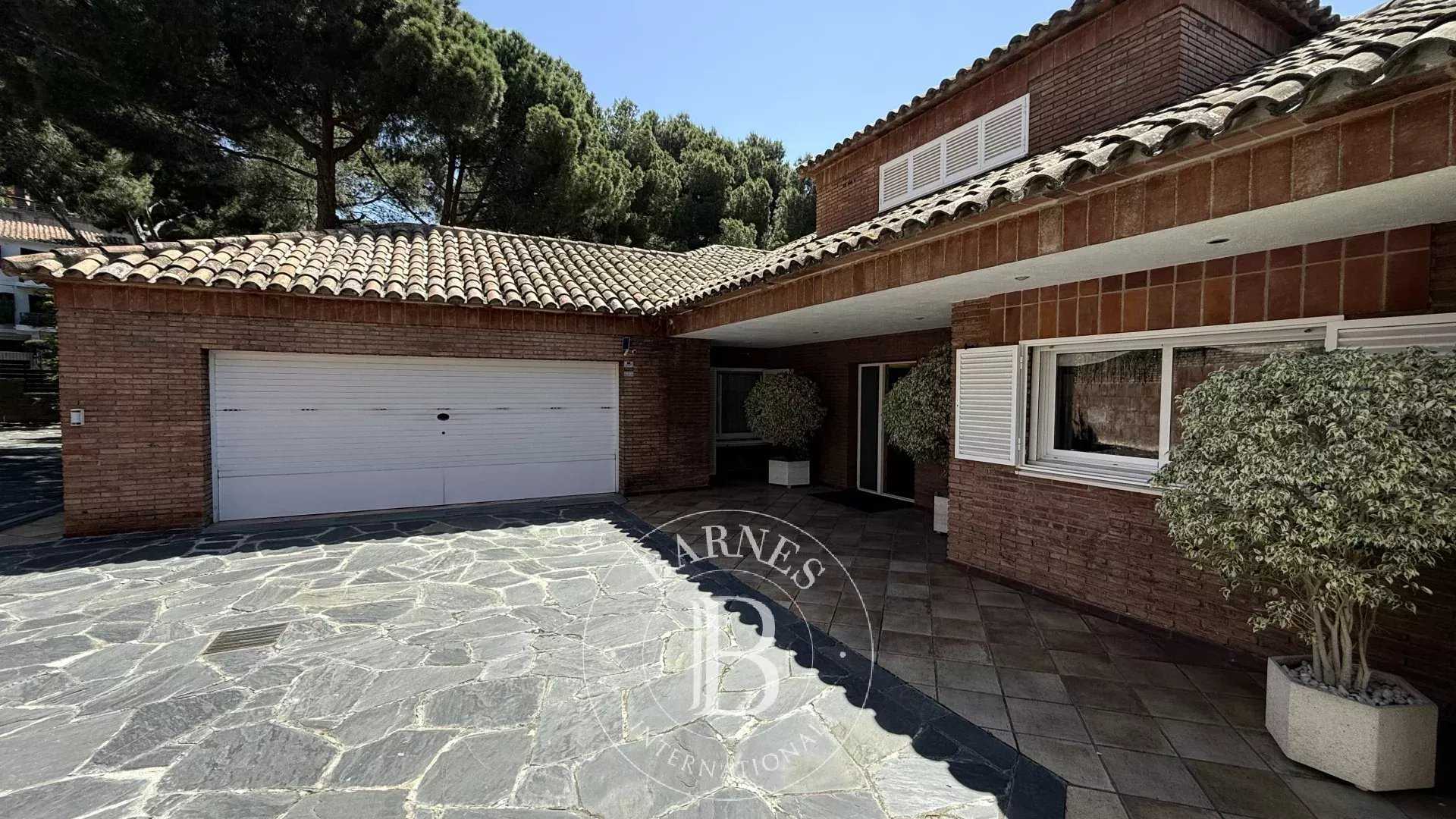 Premia de Dalt  - House 5 Bedrooms