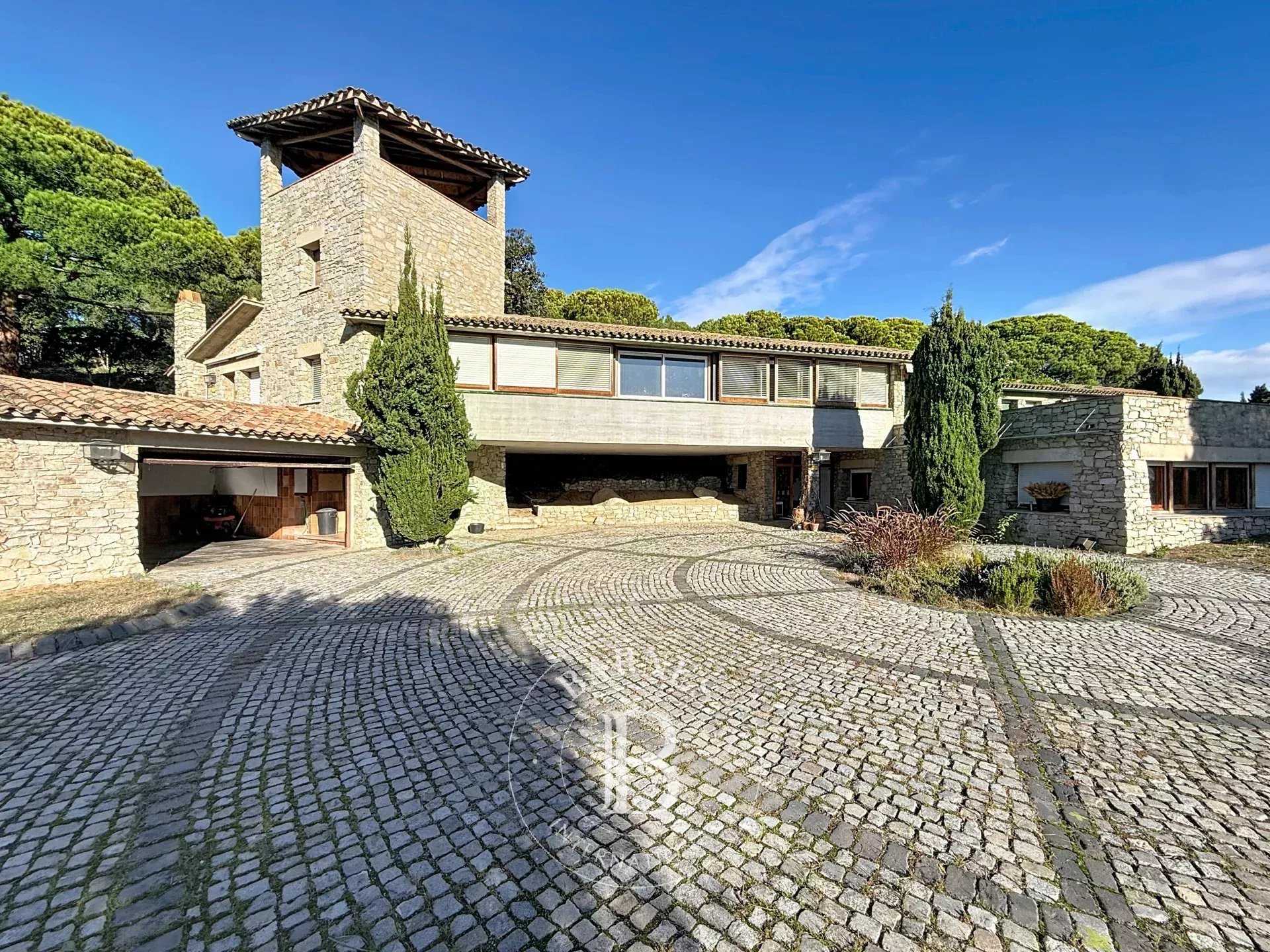 Premia de Dalt  - House 6 Bedrooms