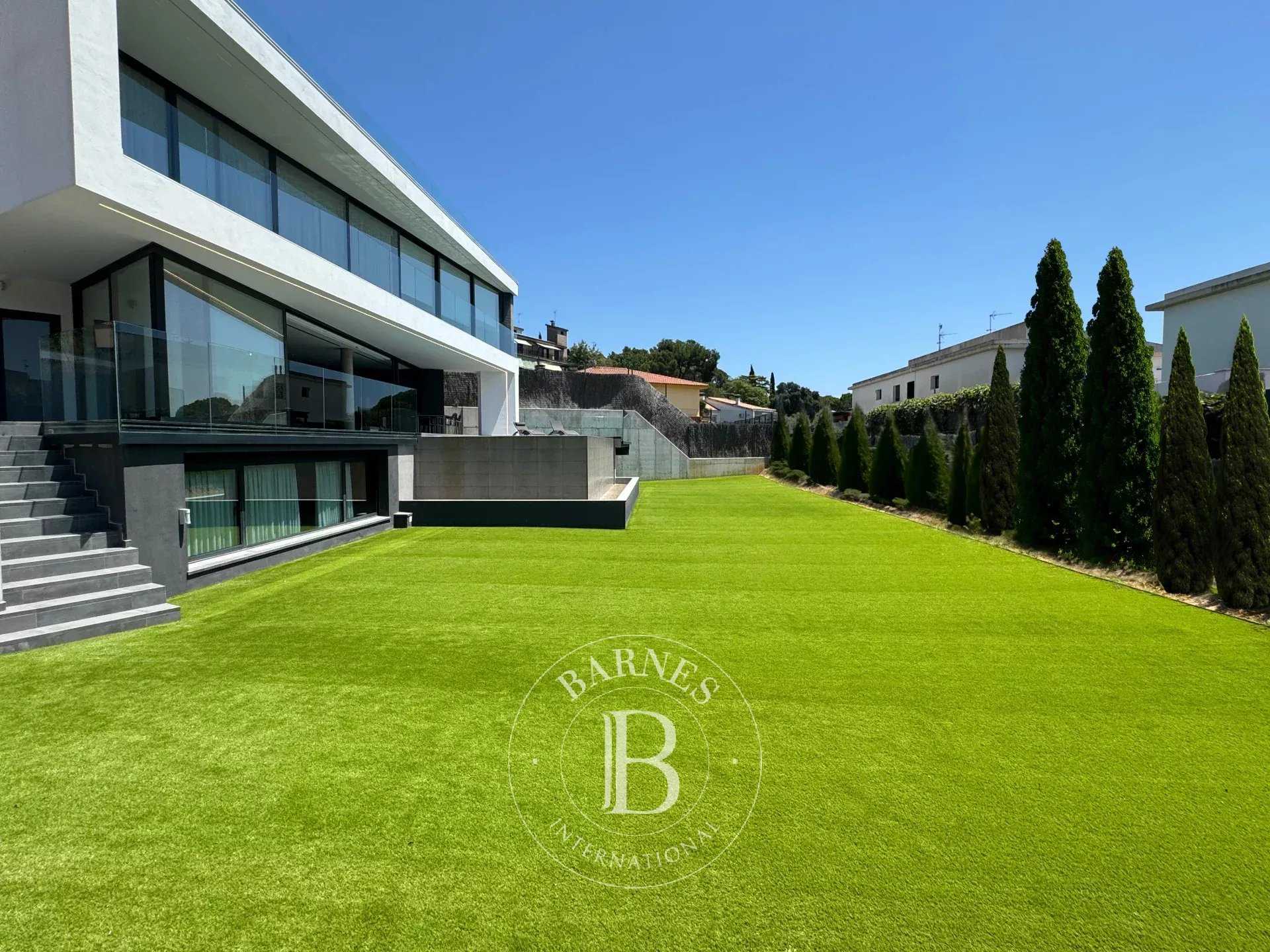 Mataró  - Casa 5 Cuartos 5 Habitaciones