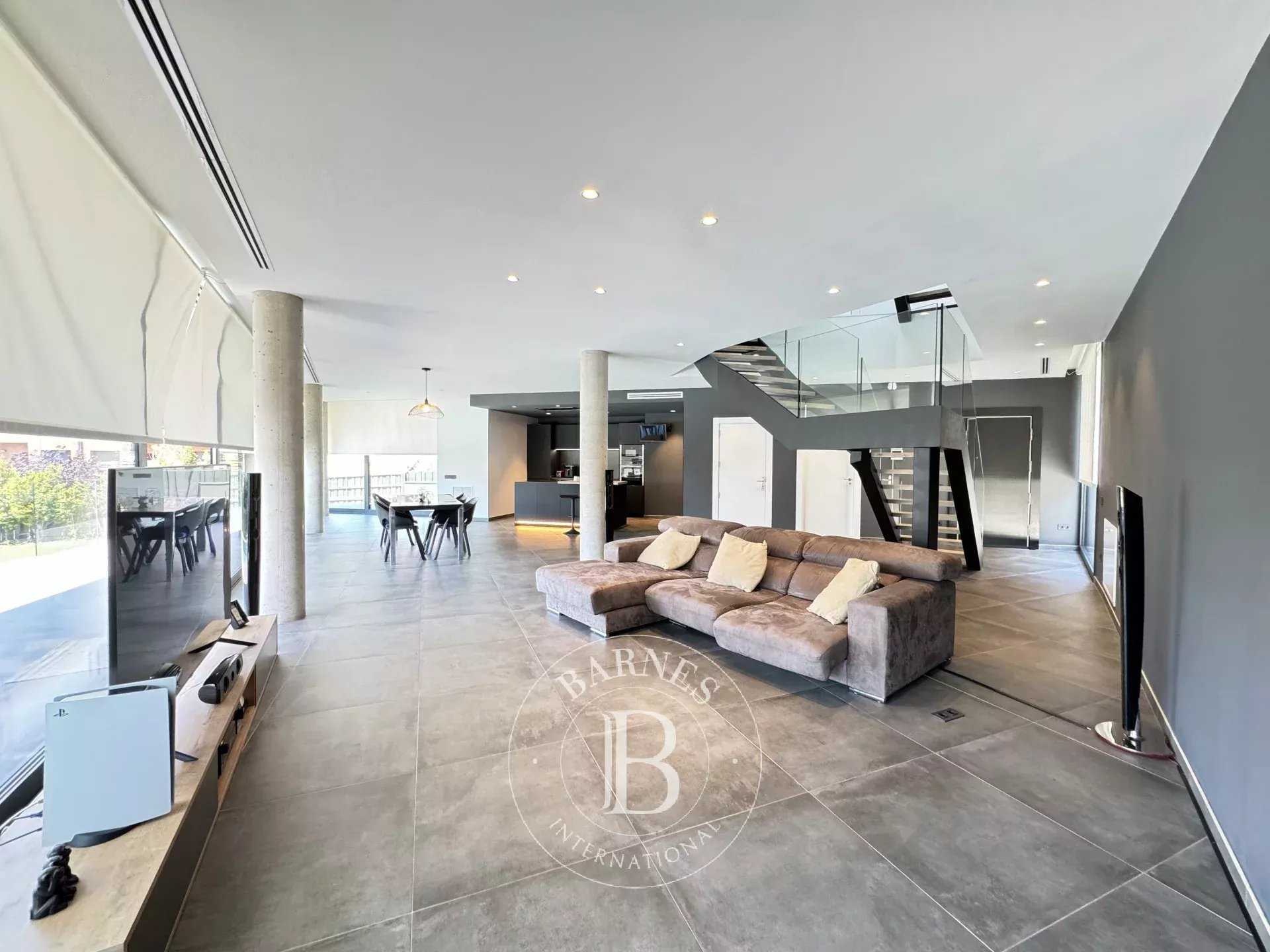 Mataró  - Casa 5 Cuartos 5 Habitaciones