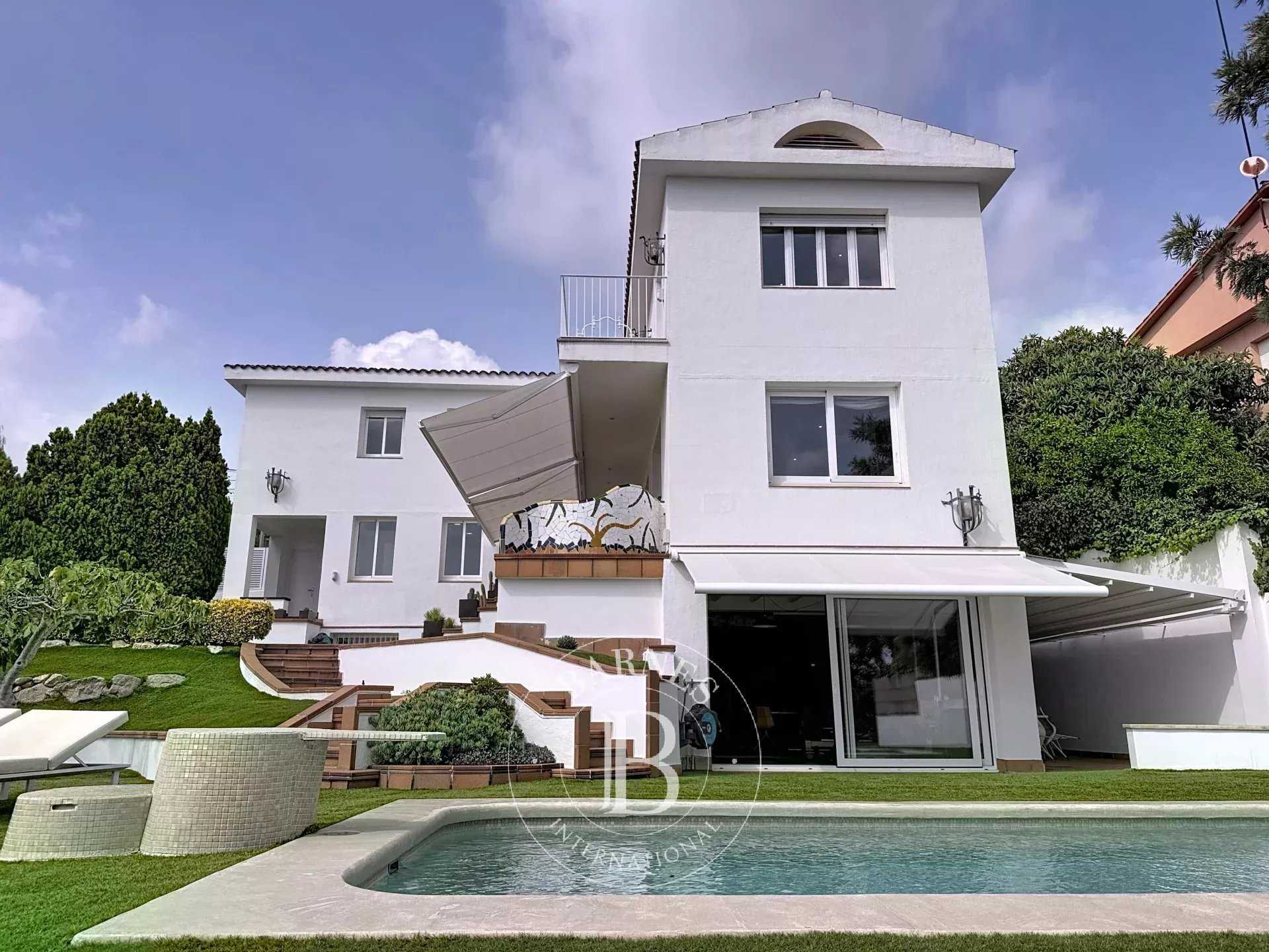 Mataró  - House 5 Bedrooms