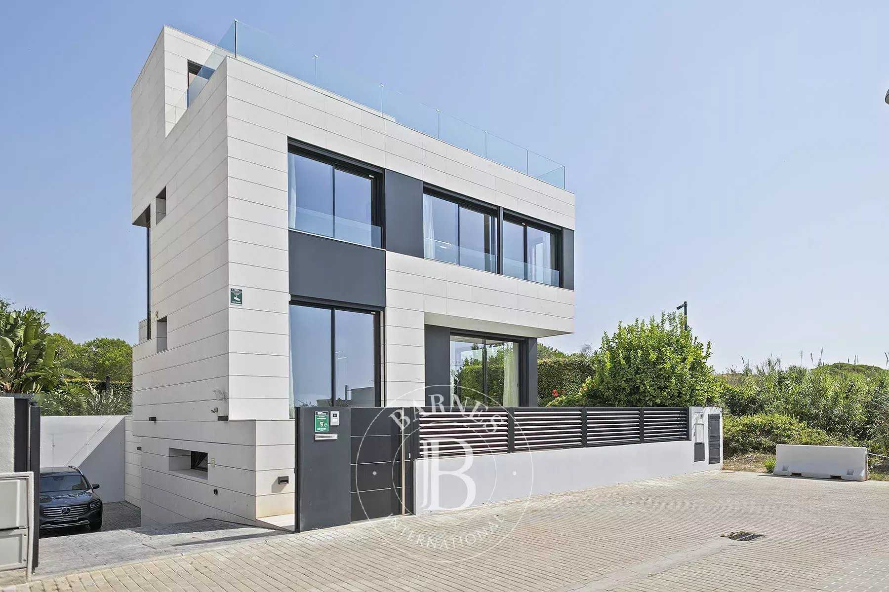 Montgat  - House 6 Bedrooms