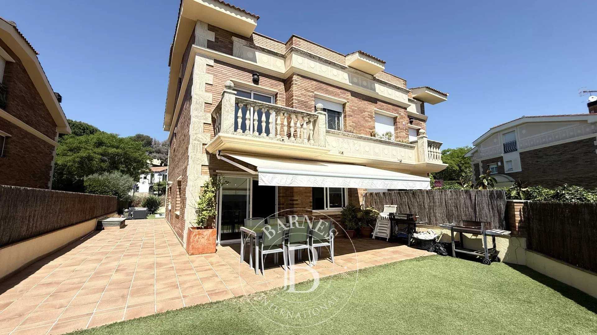 Sant Vicenç de Montalt  - House 4 Bedrooms