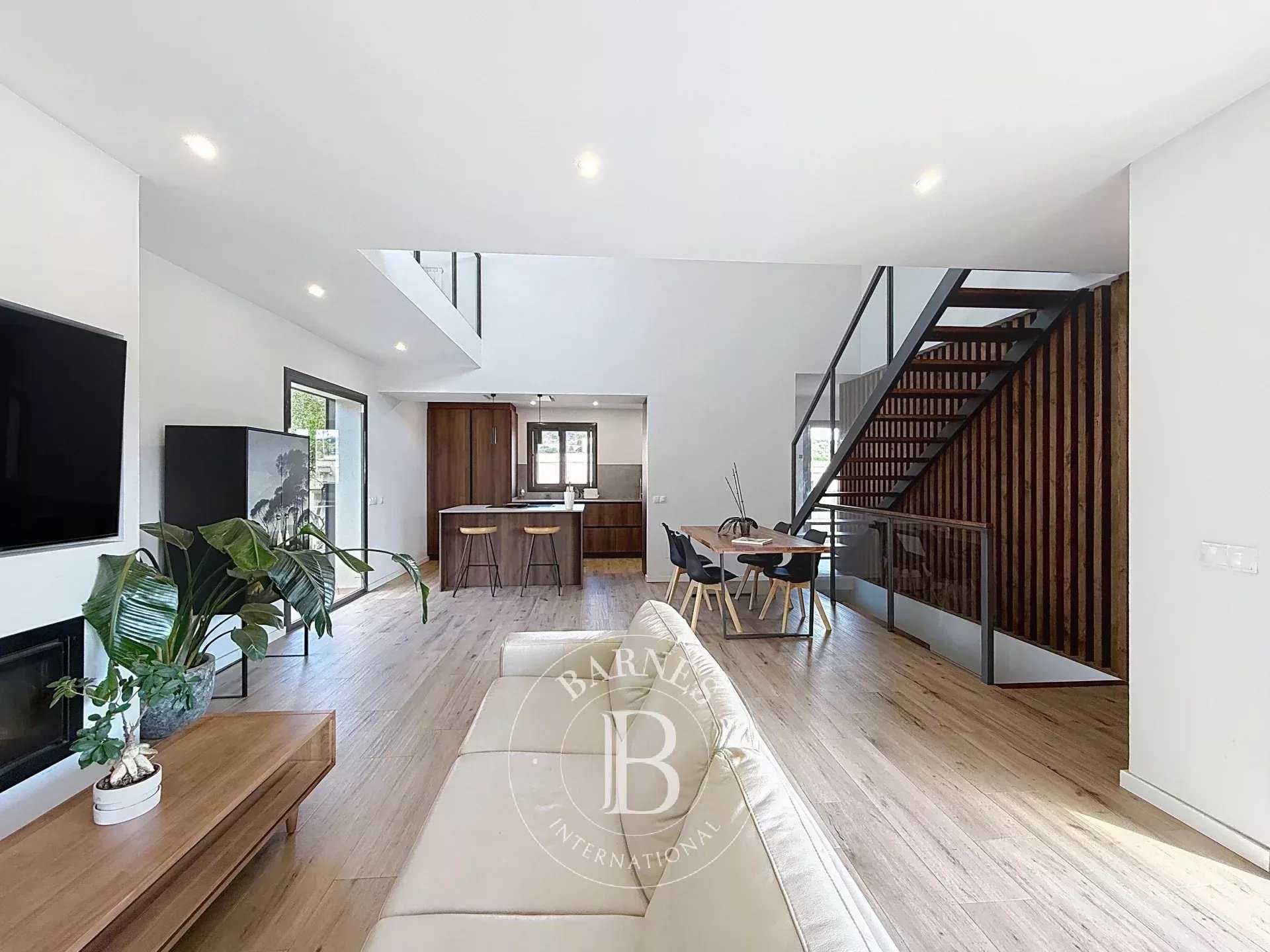 Mataró  - Casa 4 Cuartos 4 Habitaciones