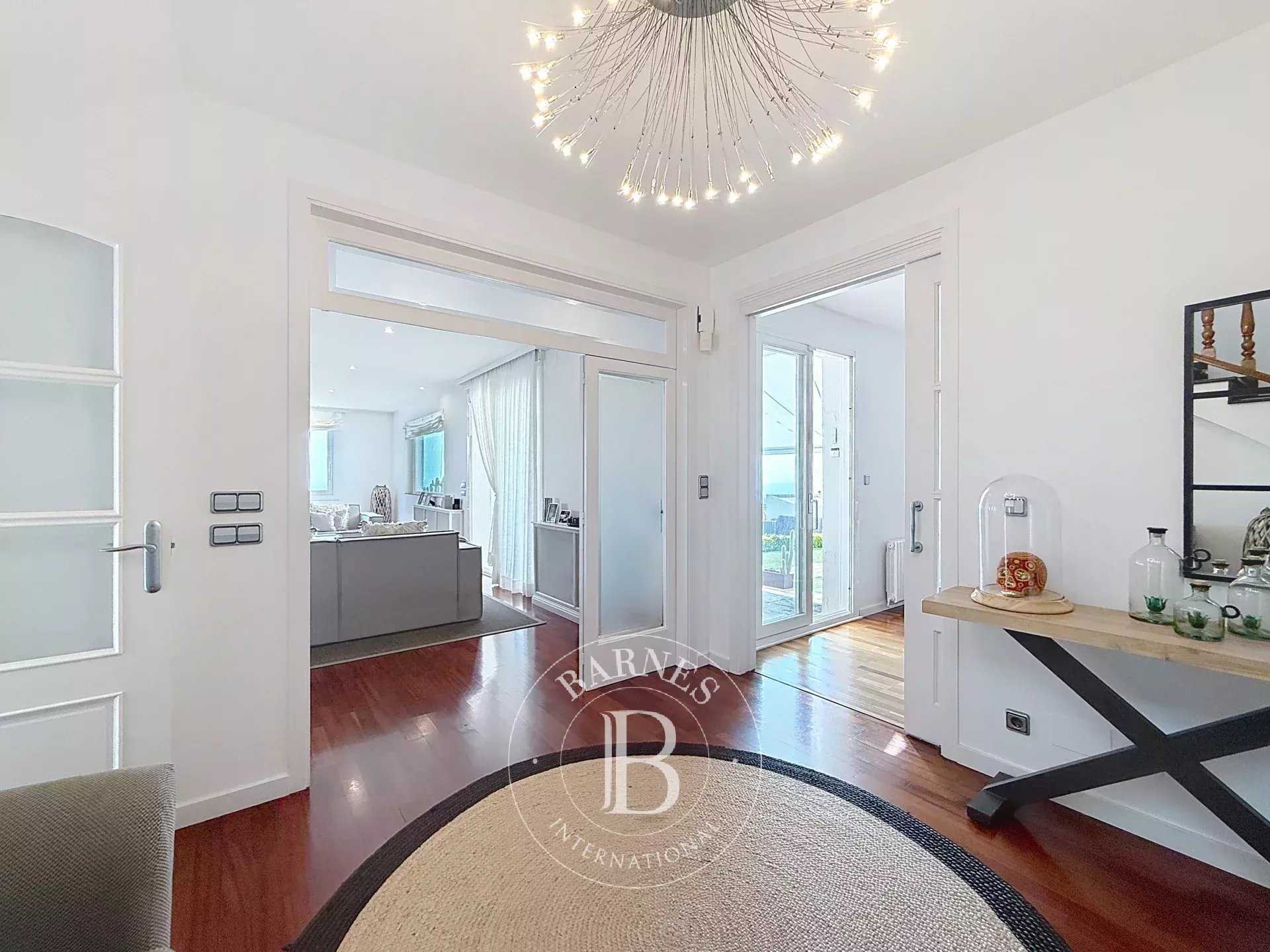 Mataró  - House 5 Bedrooms