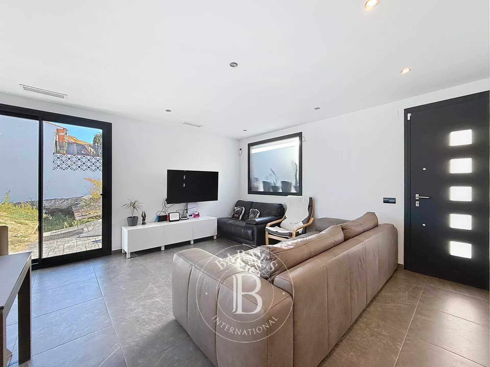 Premia de Dalt  - House 4 Bedrooms