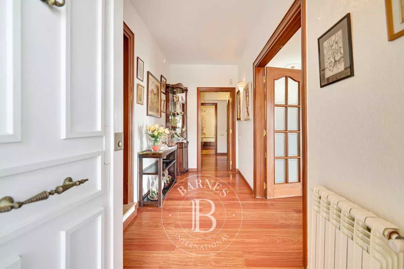 Mataró  - Casa 8 Cuartos 8 Habitaciones