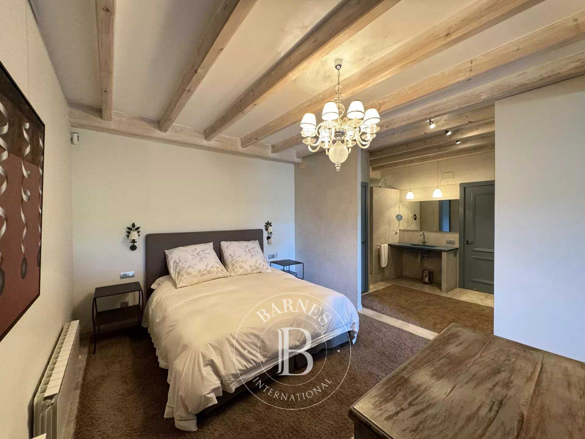 Vallromanes  - House 5 Bedrooms