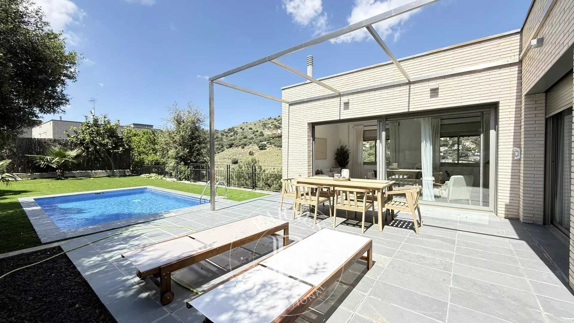 Maison Alella  -  ref 85909830 (picture 1)