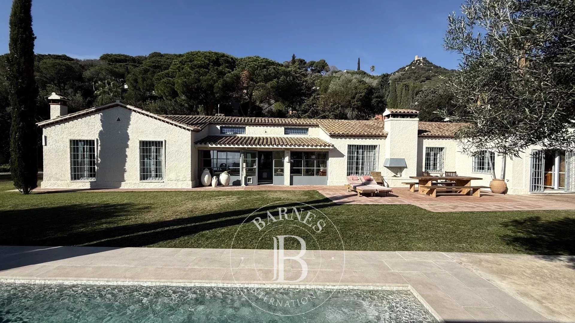 House Cabrera de Mar  -  ref 85579595 (picture 1)