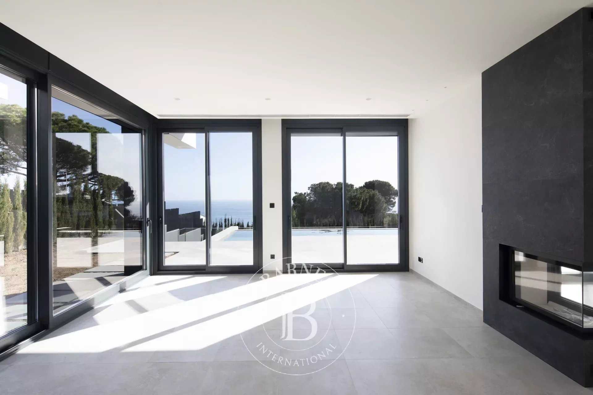 Belle villa de construction récente avec vue spectaculaire sur la mer à vendre à Caldes d'Estrac, Barcelone. Caldes d'Estrac  -  ref 84539381 (picture 1)