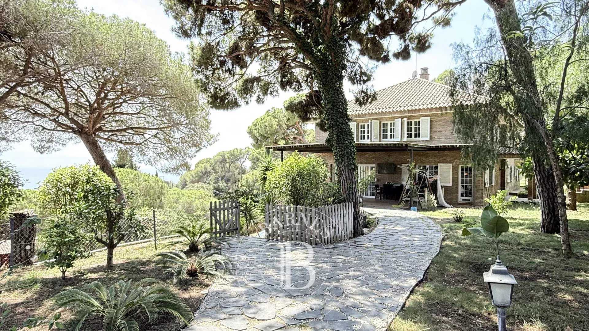 House Cabrera de Mar  -  ref 86099007 (picture 2)