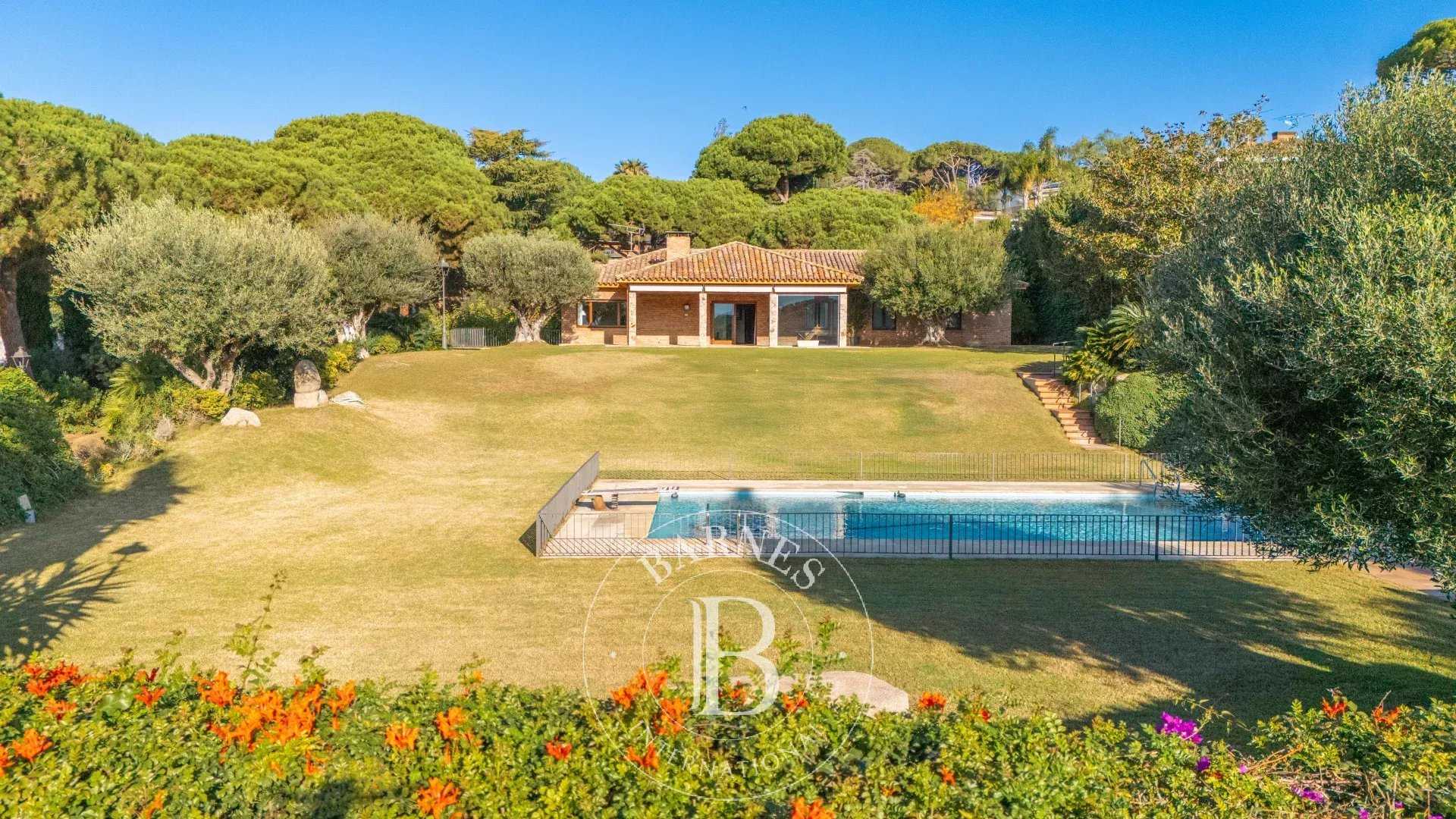 Sant Andreu de Llavaneres  - House 9 Bedrooms