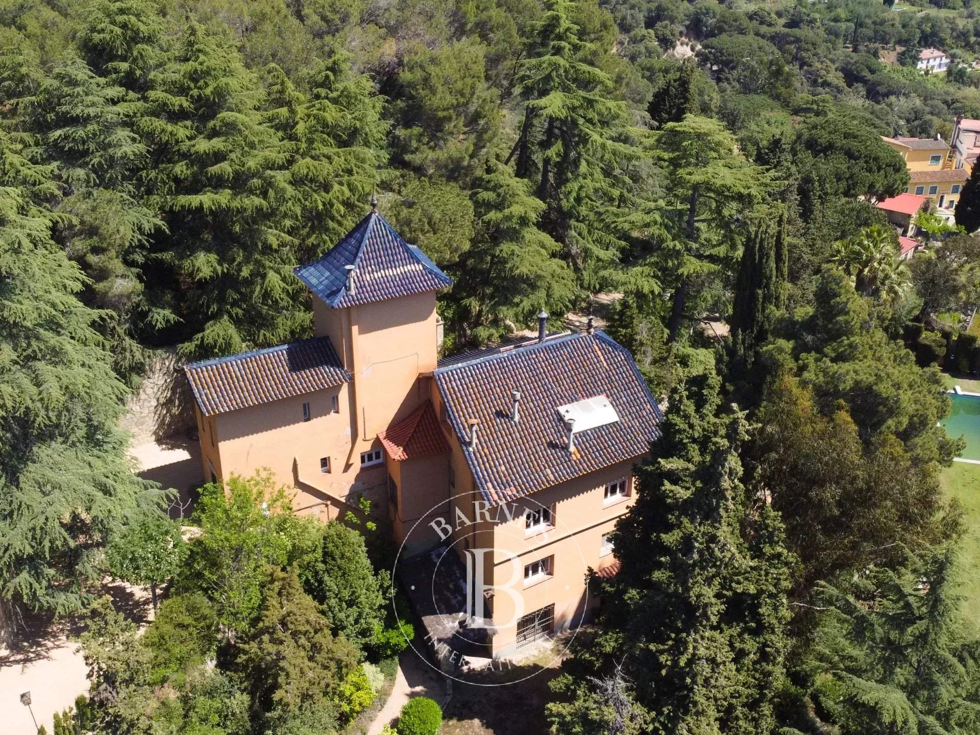 Arenys de Munt  - Finca 12 Cuartos 10 Habitaciones - picture 14