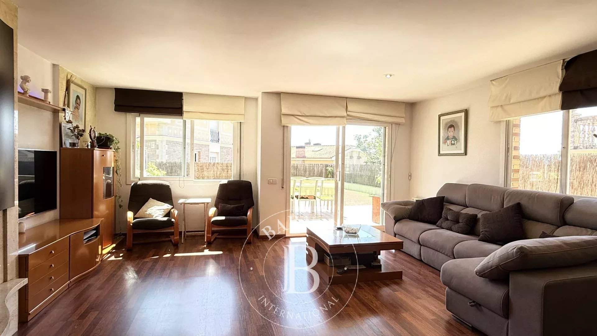 Sant Vicenç de Montalt  - House 4 Bedrooms - picture 9