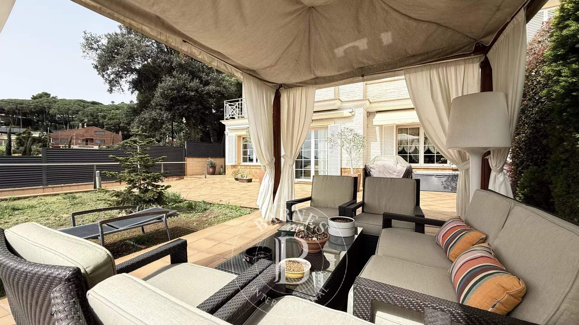 Premia de Dalt  - Maison de ville 6 Pi&egrave;ces 6 Chambres - picture 2