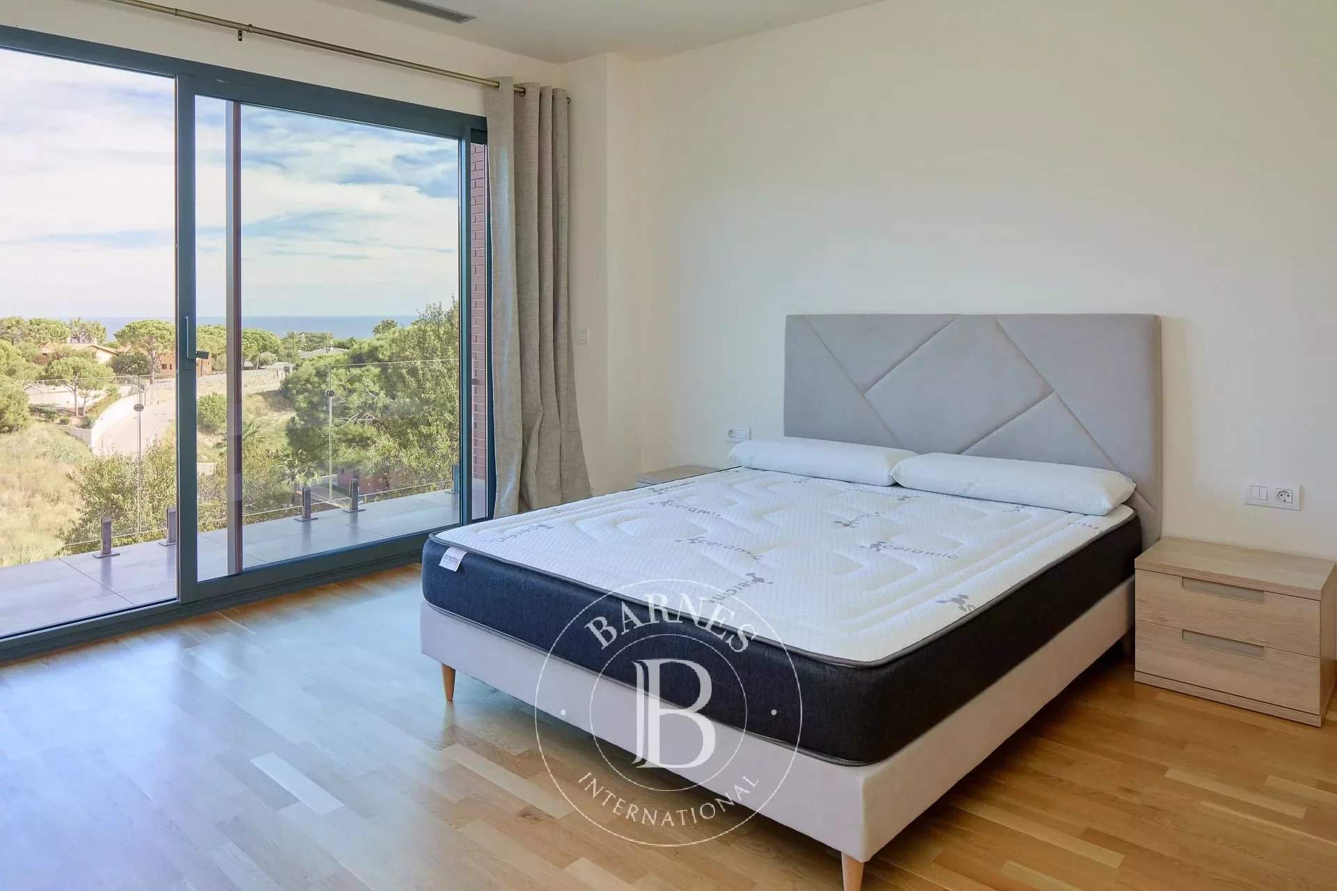 Sant Andreu de Llavaneres  - Villa 6 Bedrooms - picture 8
