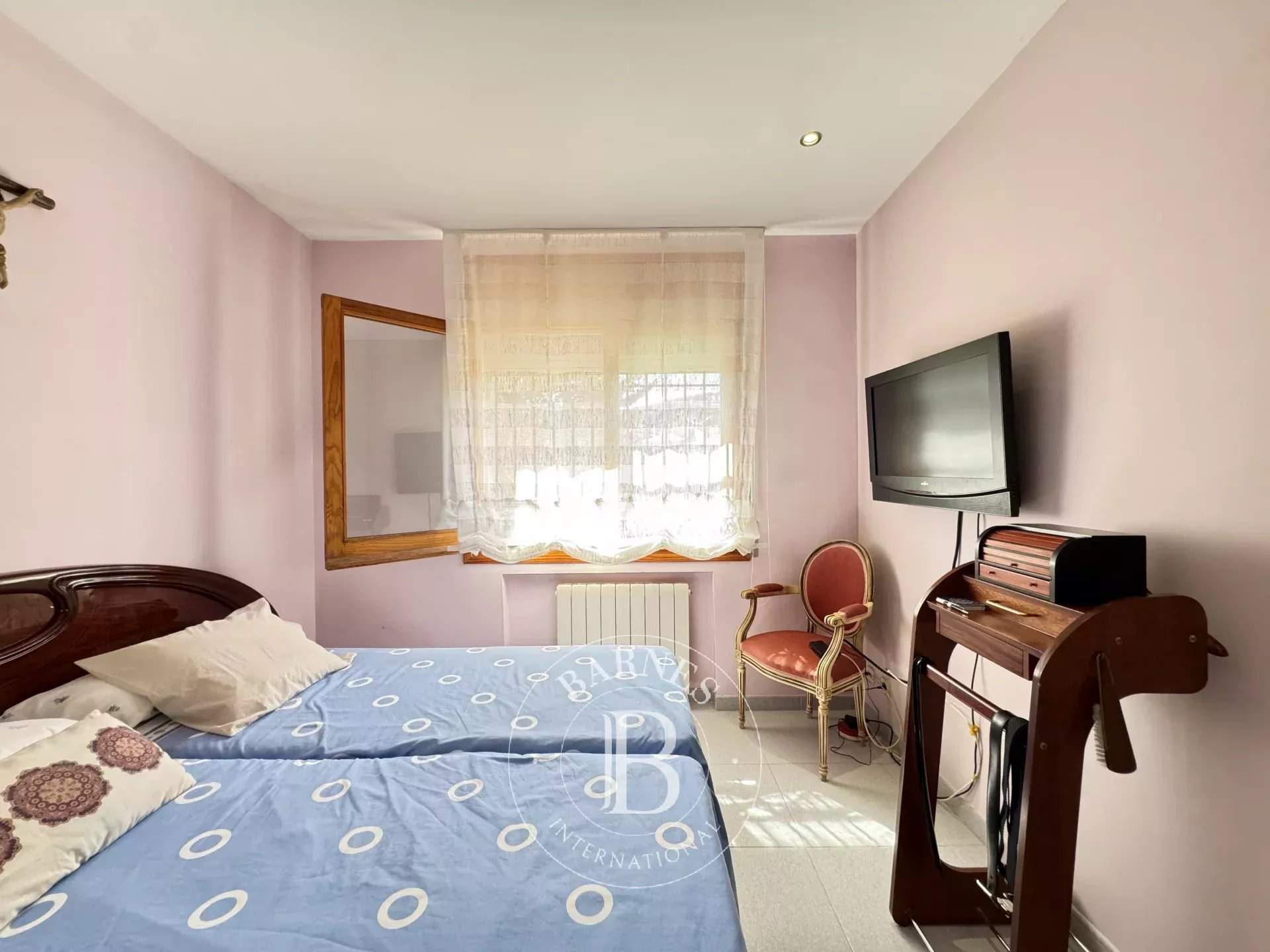 Mataró  - House 5 Bedrooms - picture 11