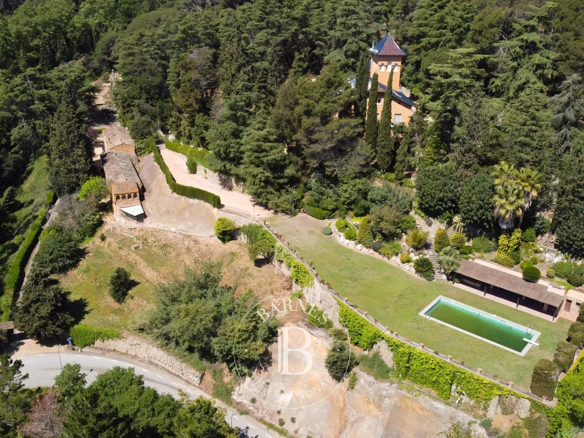 Arenys de Munt  - Finca 12 Cuartos 10 Habitaciones - picture 16