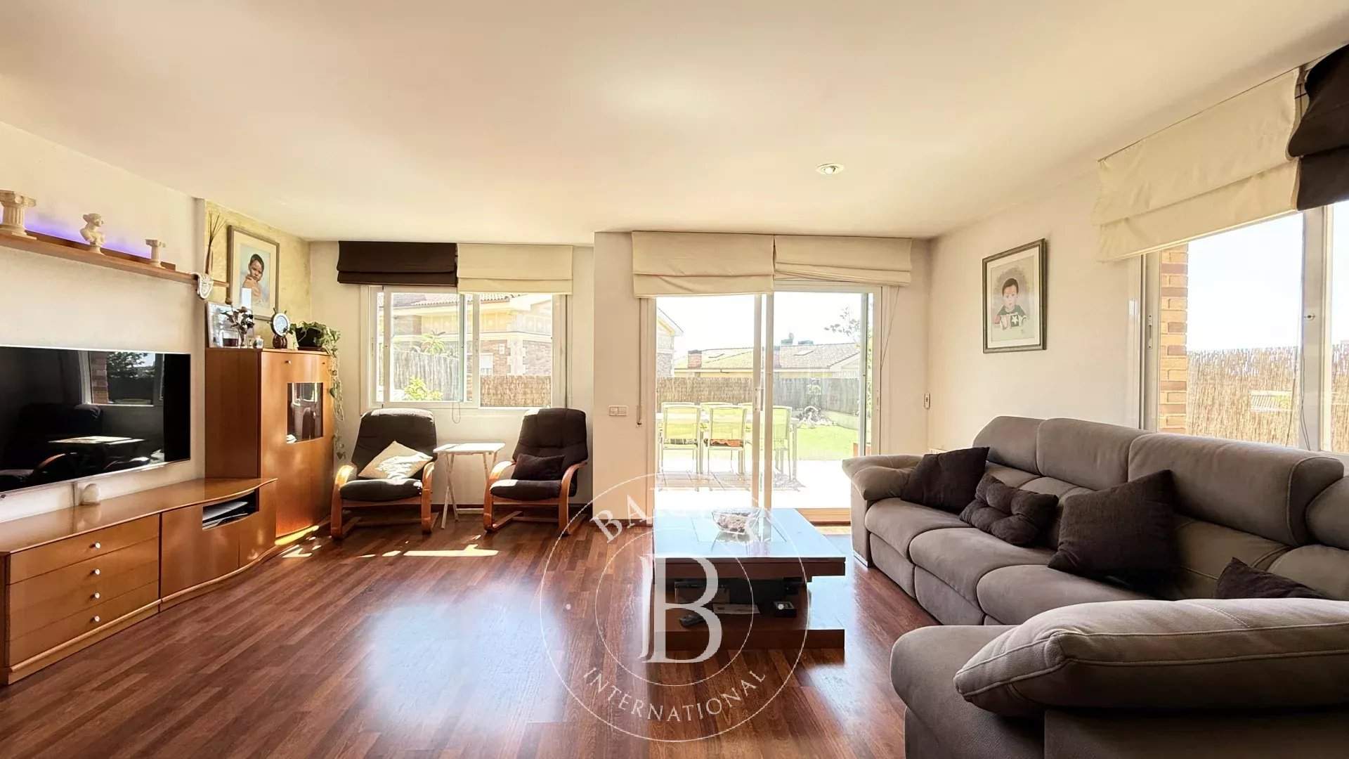 Sant Vicenç de Montalt  - House 4 Bedrooms - picture 8