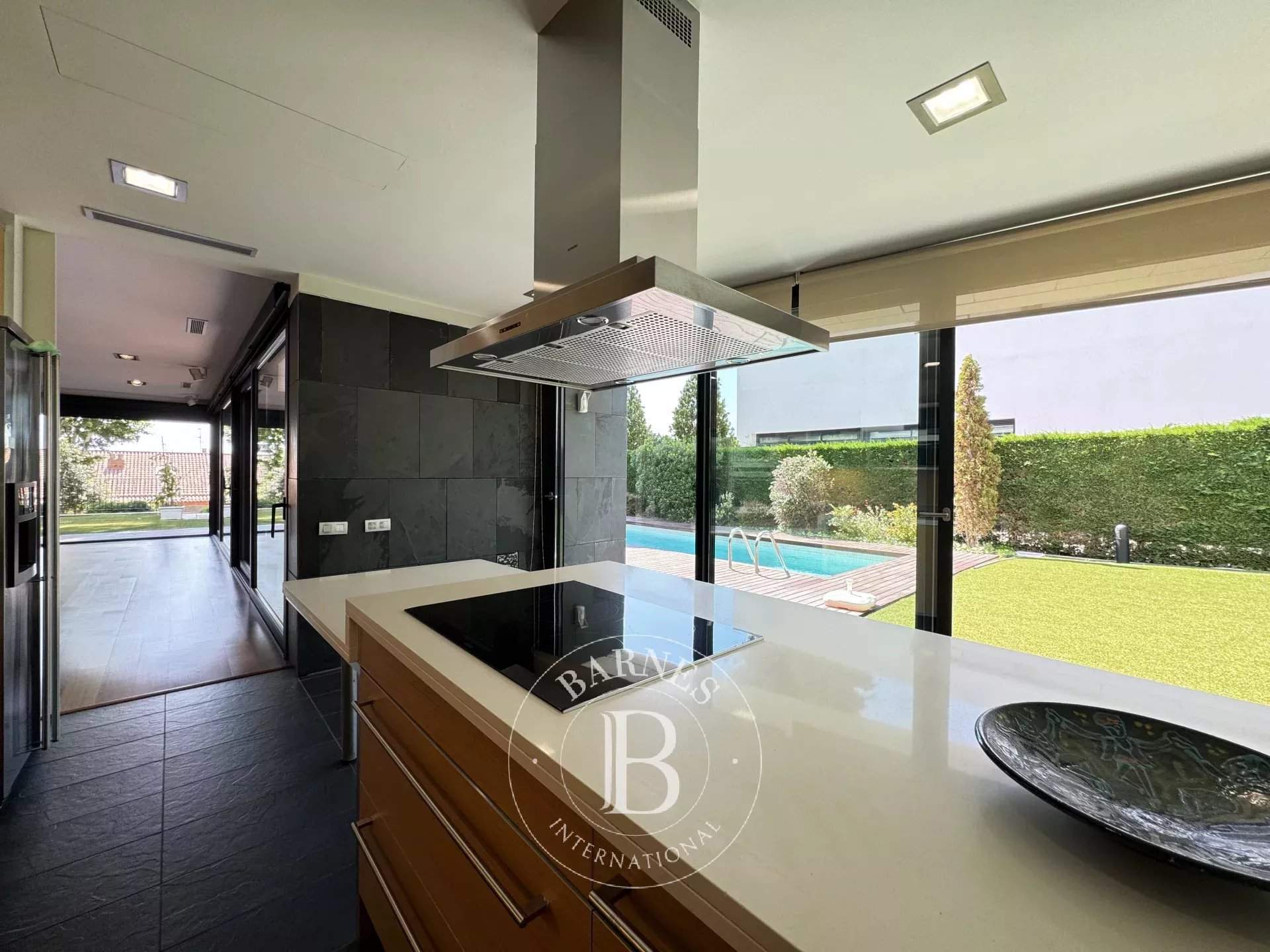 Premia de Dalt  - House 5 Bedrooms - picture 2