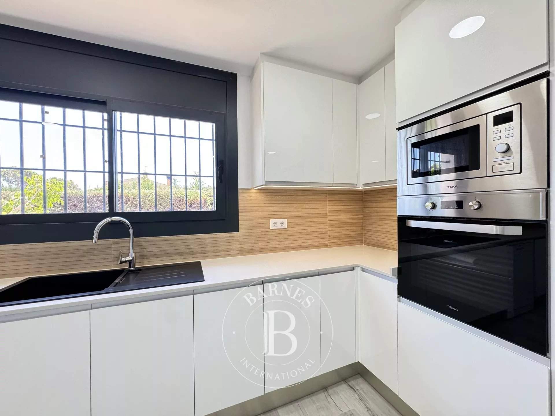 Mataró  - Casa 6 Cuartos 6 Habitaciones - picture 18