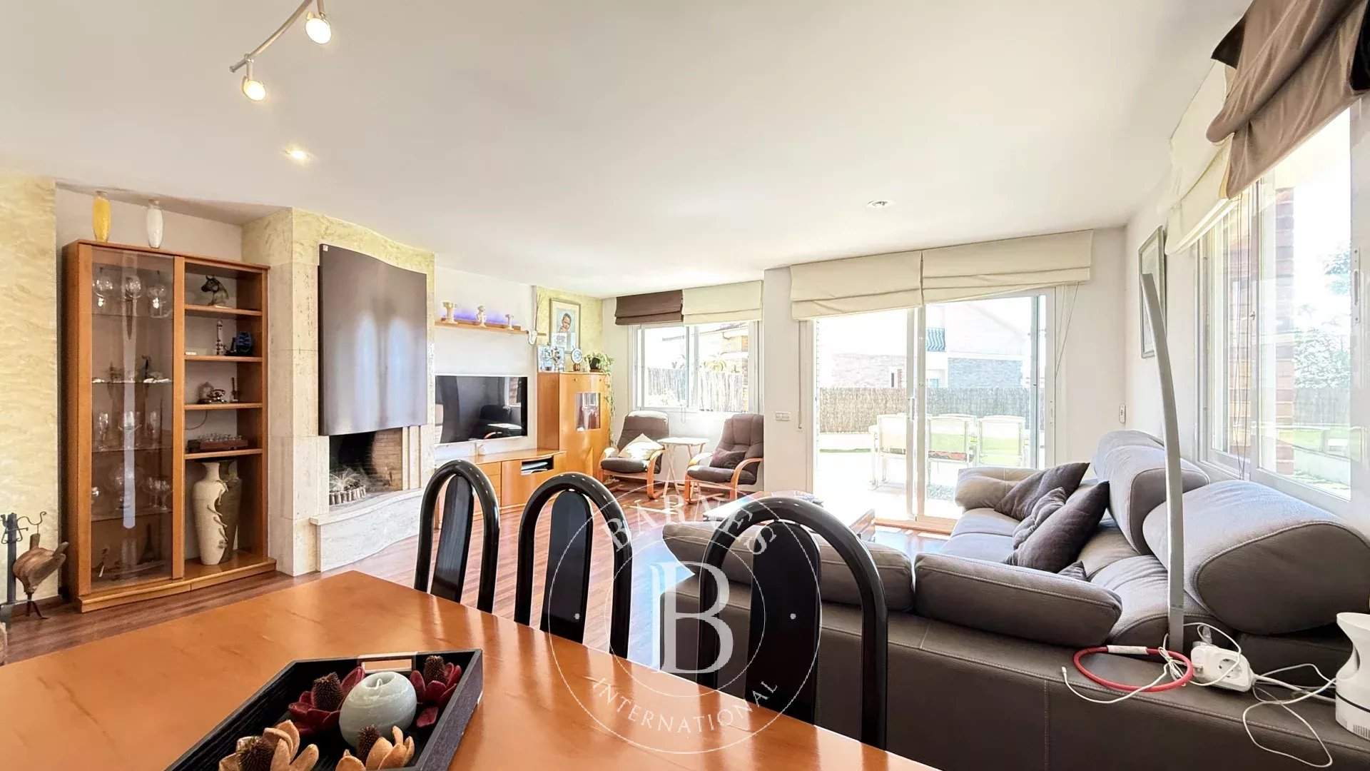 Sant Vicenç de Montalt  - House 4 Bedrooms - picture 12