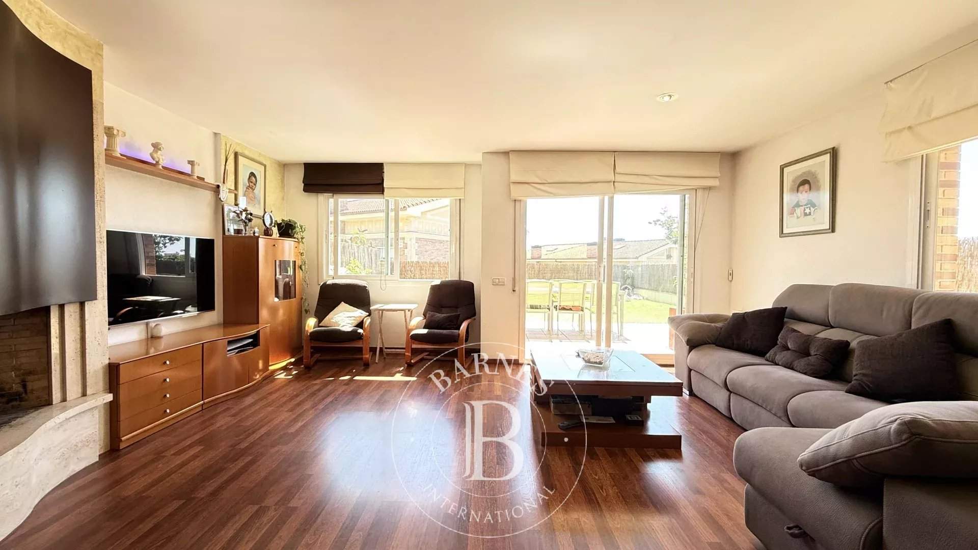 Sant Vicenç de Montalt  - House 4 Bedrooms - picture 11